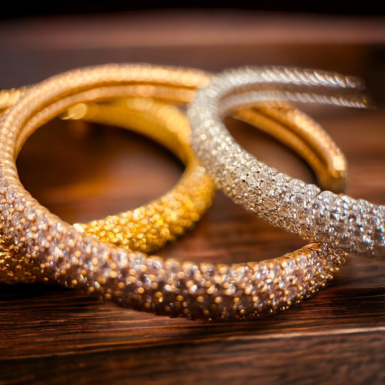 Bracelet jonc fantaisie en diamant jaune de 12 carats serti en pavé, 9 mm de large en vente 11