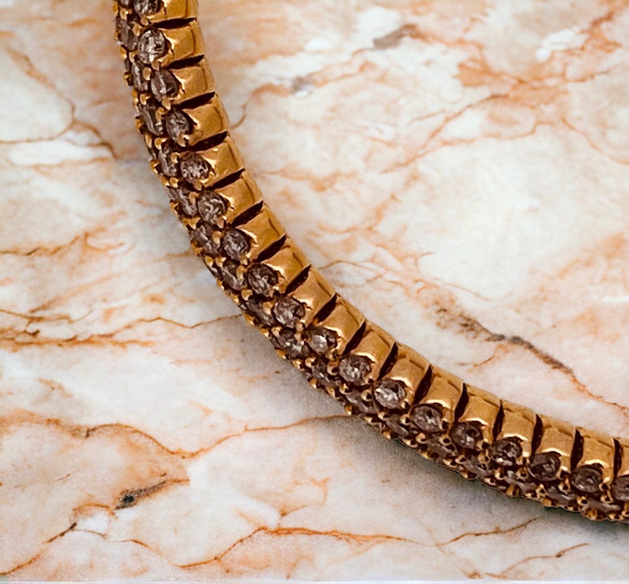 Bracelet jonc fantaisie en diamant jaune de 12 carats serti en pavé, 9 mm de large Pour femmes en vente