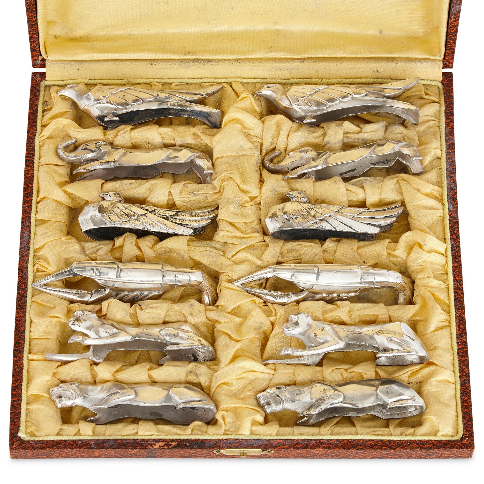 Ensemble de 12 porte-couteaux Art Déco en métal argenté de 12 pièces, dans le style de Christofle en vente 1
