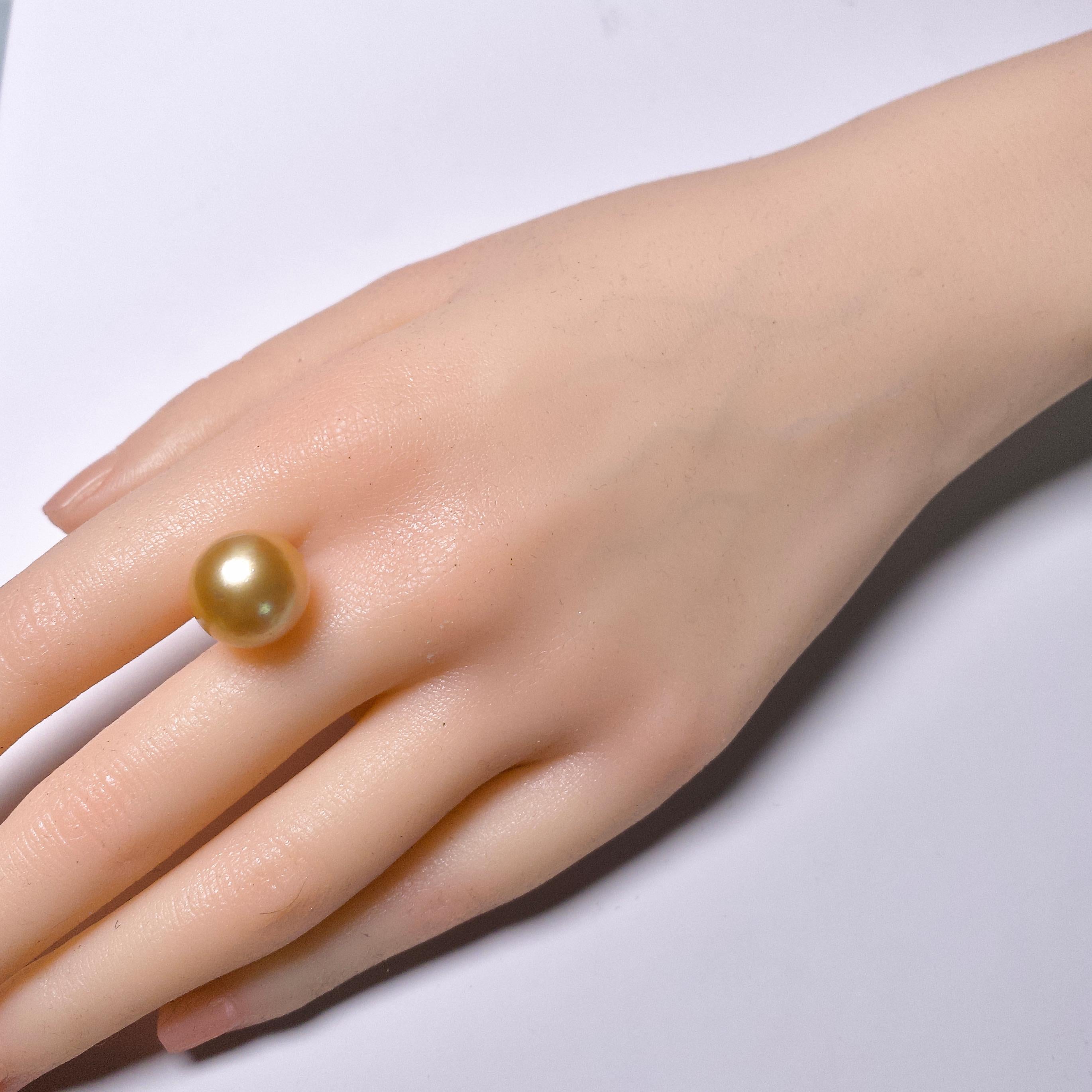 A 13.4 mm loose Golden Colour South Sea Pearl
It is a Round South Sea Pearl with good Lustre and minor surface blemishes.
It is Bright Golden colour 