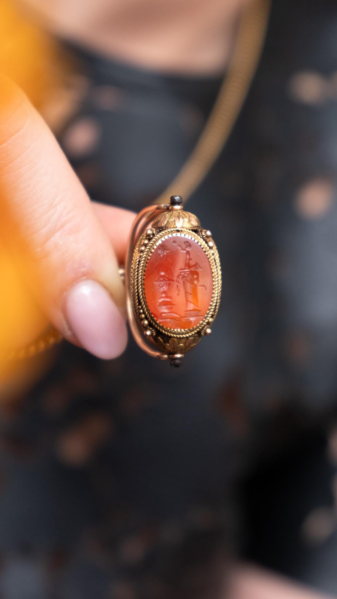 Women's or Men's A 14 Carat Gold And Astronomy Intaglio Pendant