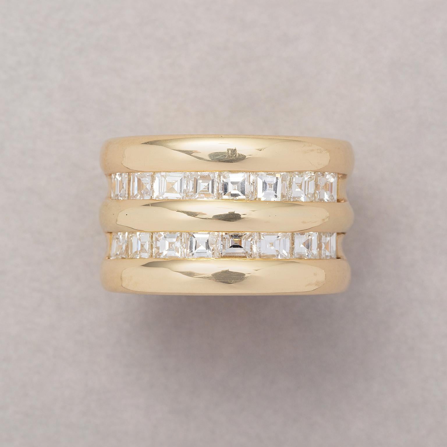 Square Cut A 14 Carat Yellow Gold Wide Band Ring with Carré Cut Diamonds For Sale