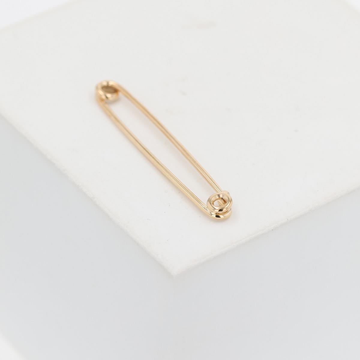 A 14 Karat Gold Tiffany & Co. Safety Pin In Good Condition In Princeton, NJ