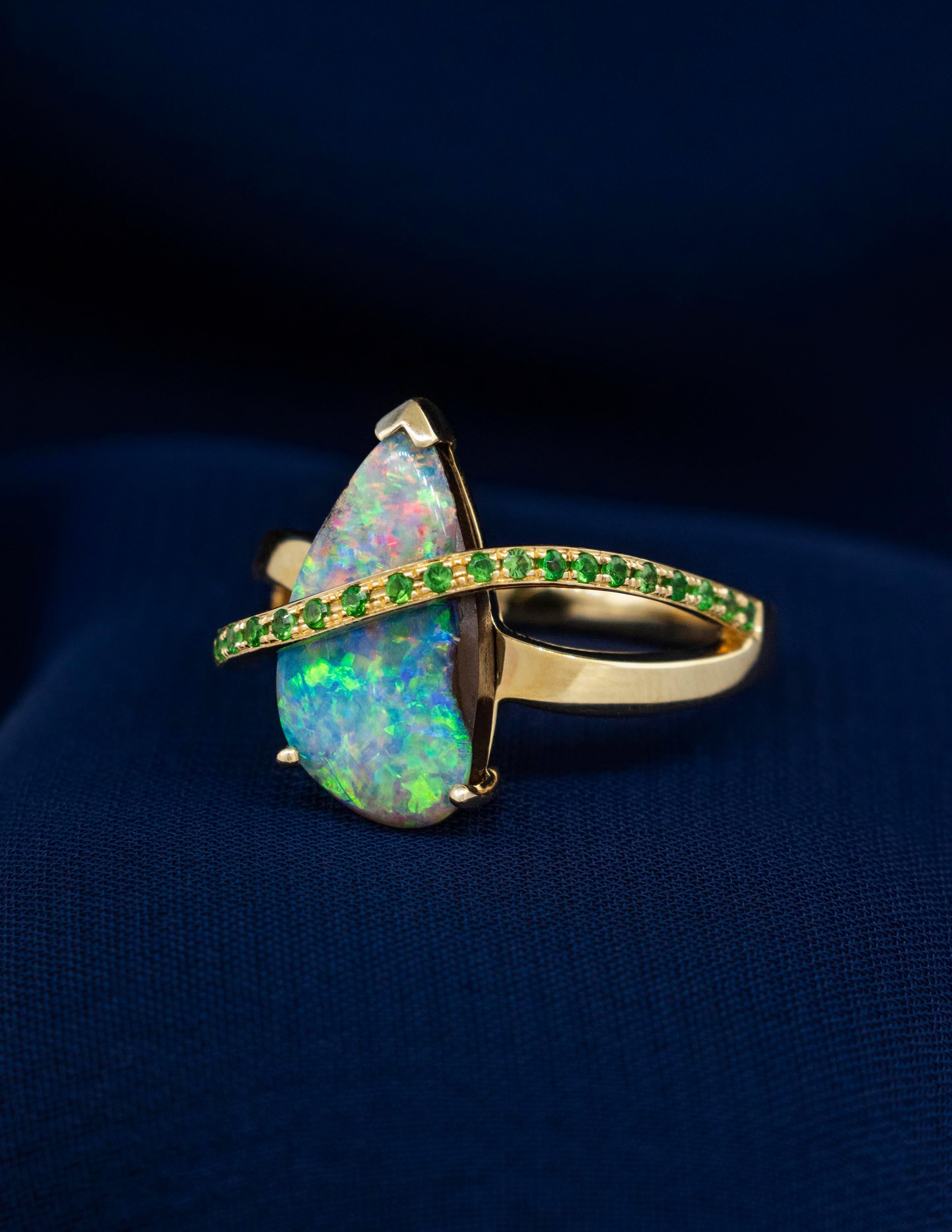 A 14K Yellow Gold Black Opal and Tsavorite Ring In New Condition In Boone, NC
