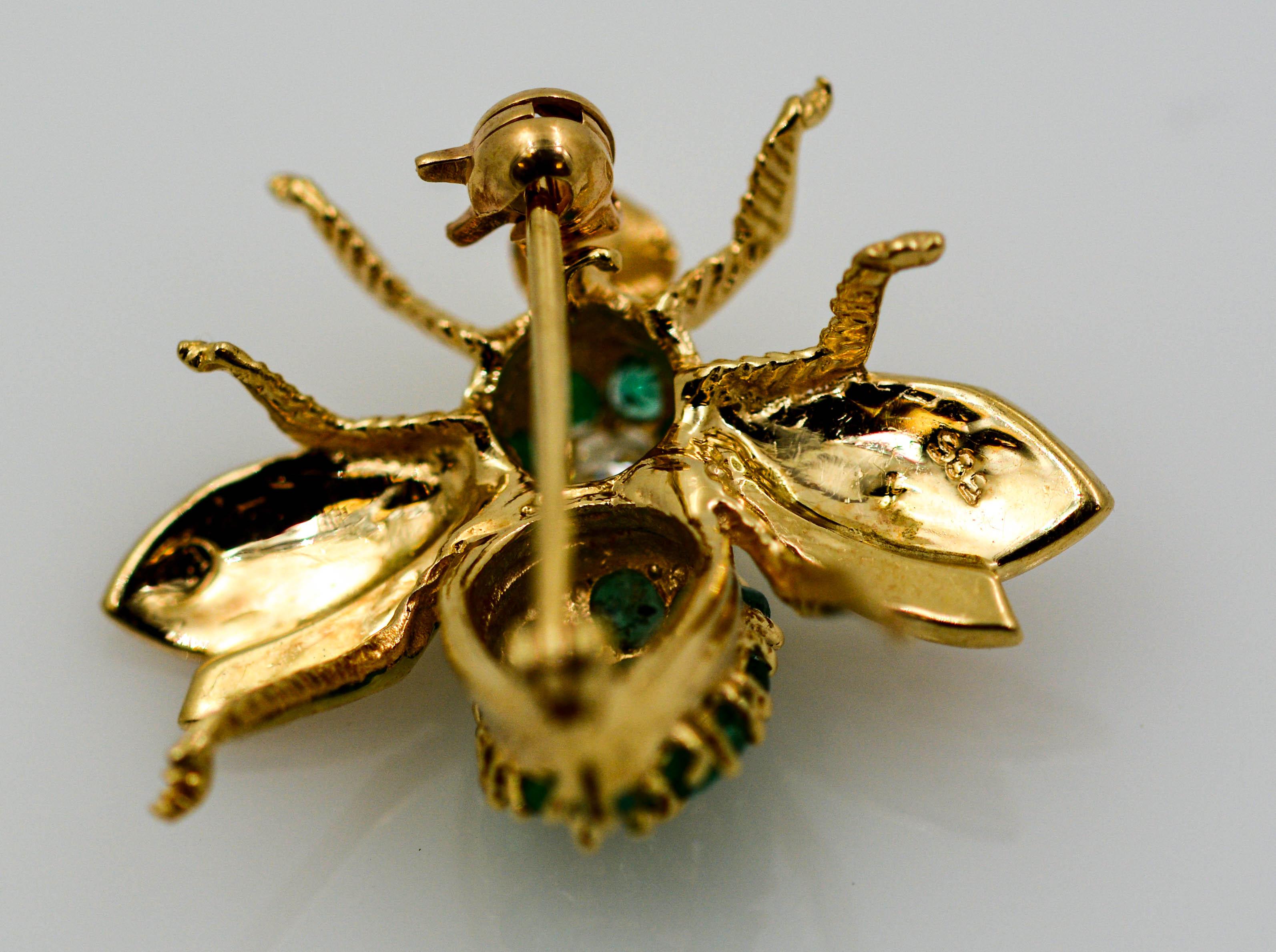 Women's or Men's 14 Karat Yellow Gold and Emerald Bee Brooch