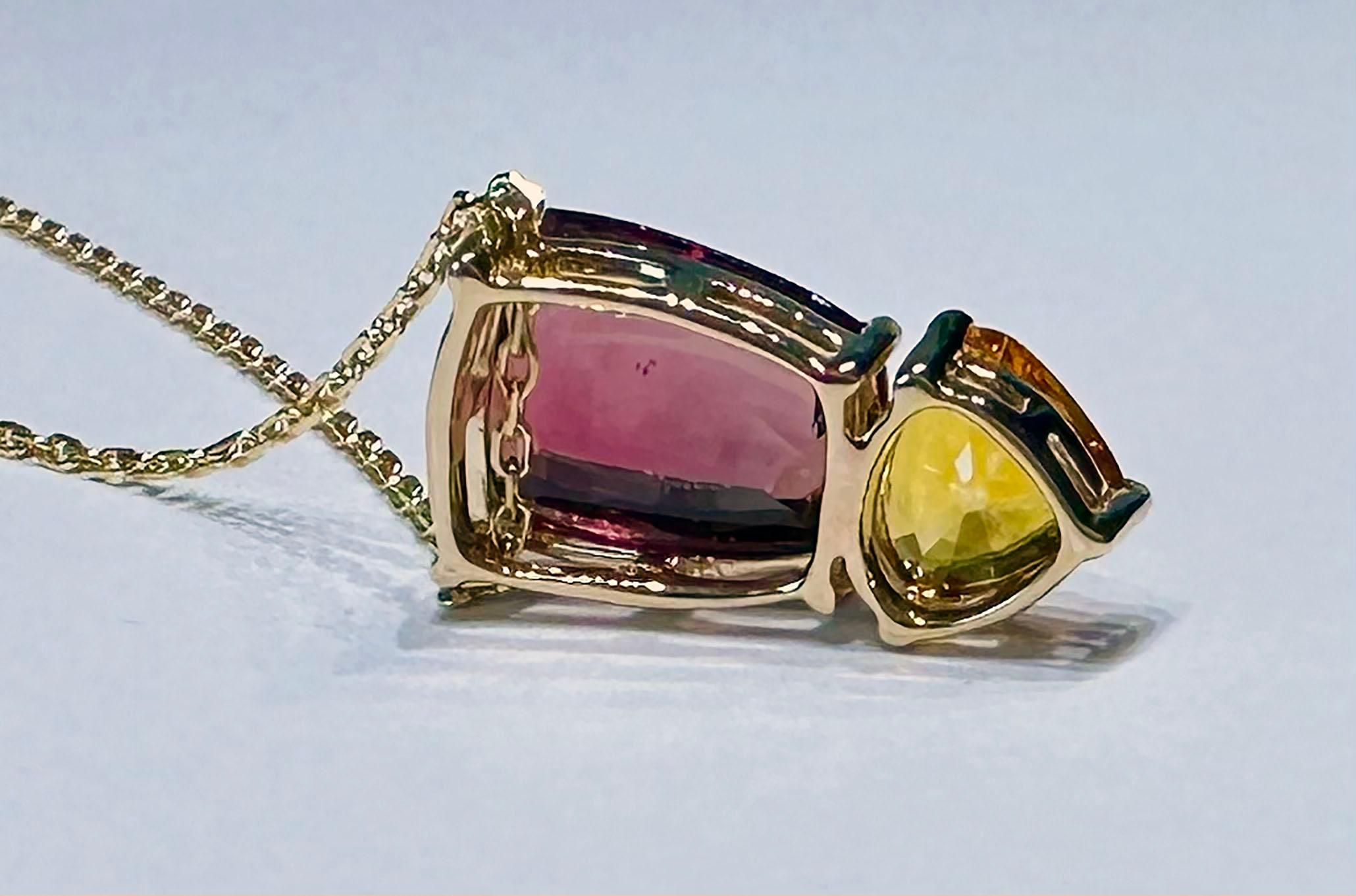 A 14kt Yellow Gold Pendant with Sapphires For Sale 8