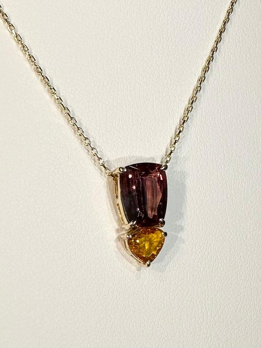 A 14kt Yellow Gold Pendant with Sapphires For Sale 2
