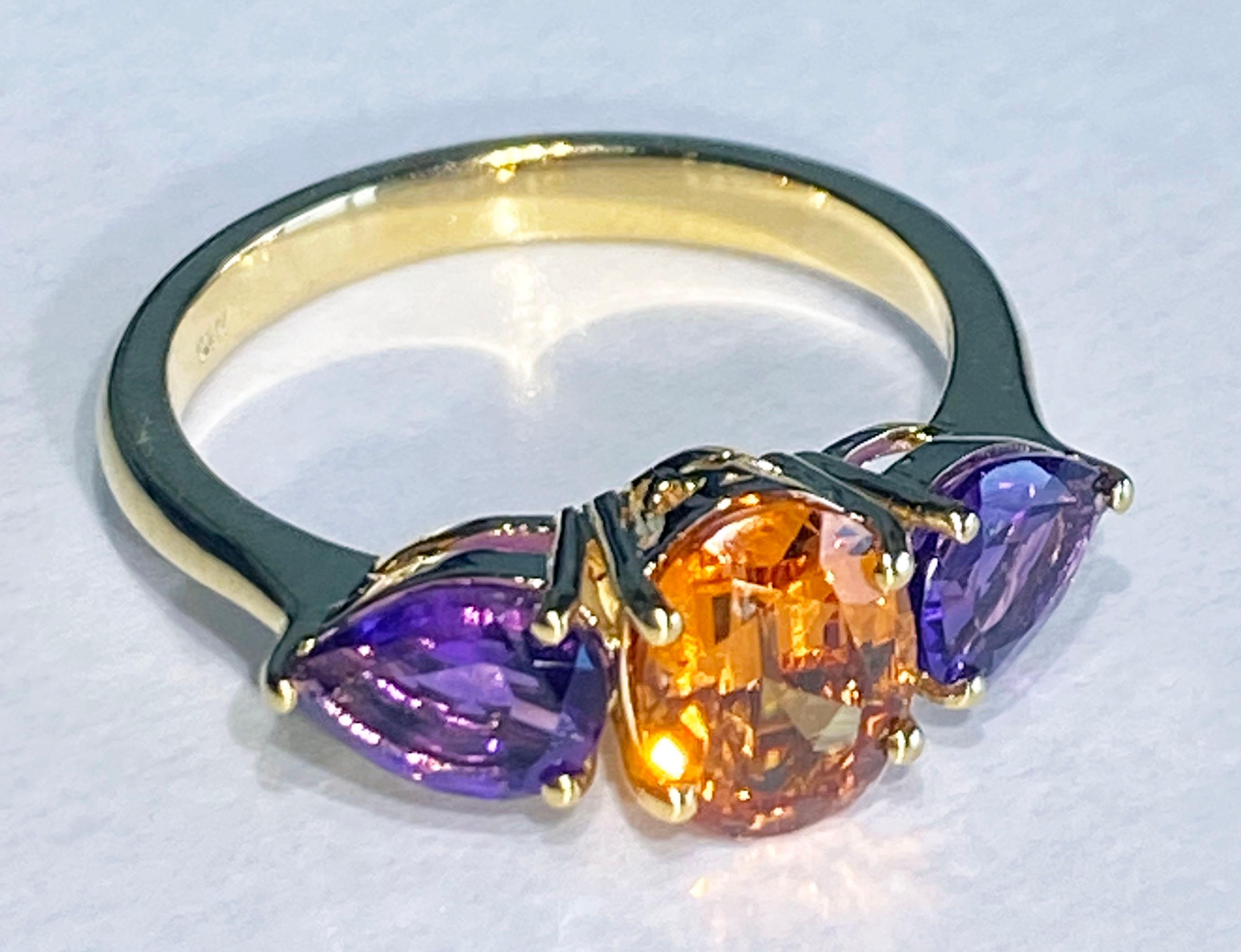 Ring aus 14-karätigem Gelbgold mit Mandarin-Granat und Amethyst (Ovalschliff) im Angebot
