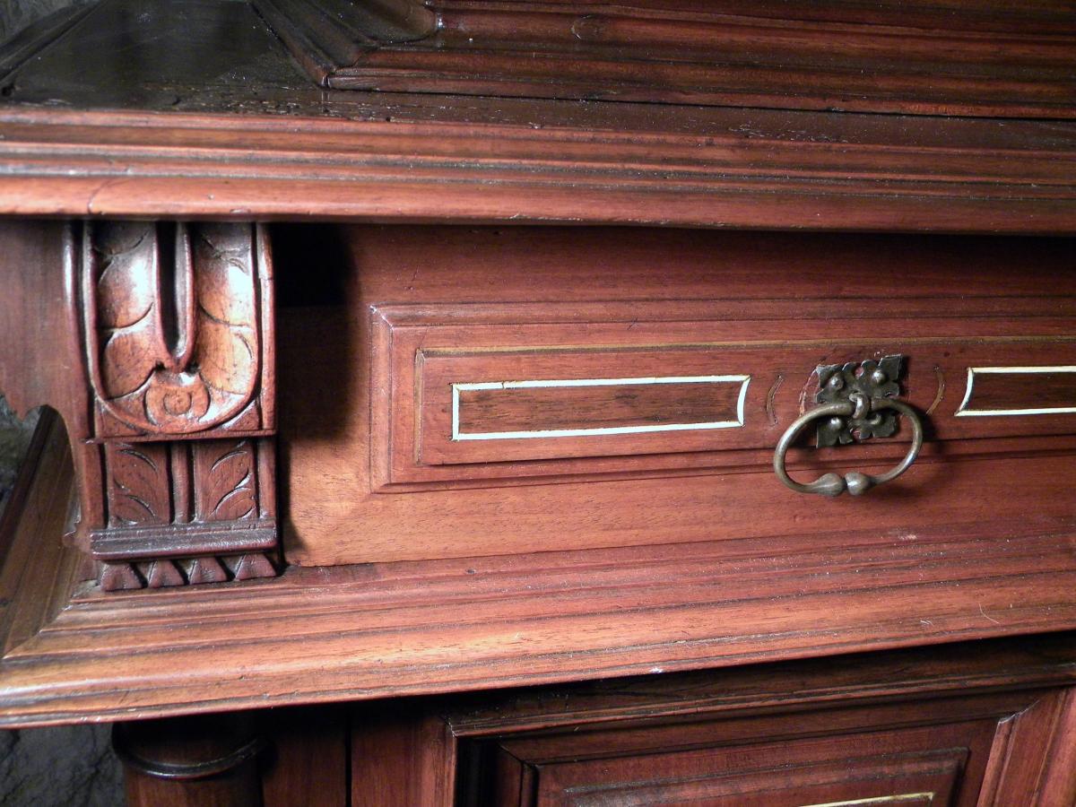 A 16th Century Renaissance Cavred Walnut Buffet Loire Valley In Good Condition For Sale In PARIS, FR