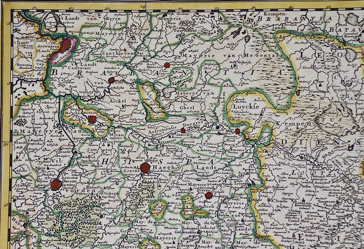 Gravé Carte de la région de Liège en Belgique colorée à la main au 17e siècle par Visscher en vente