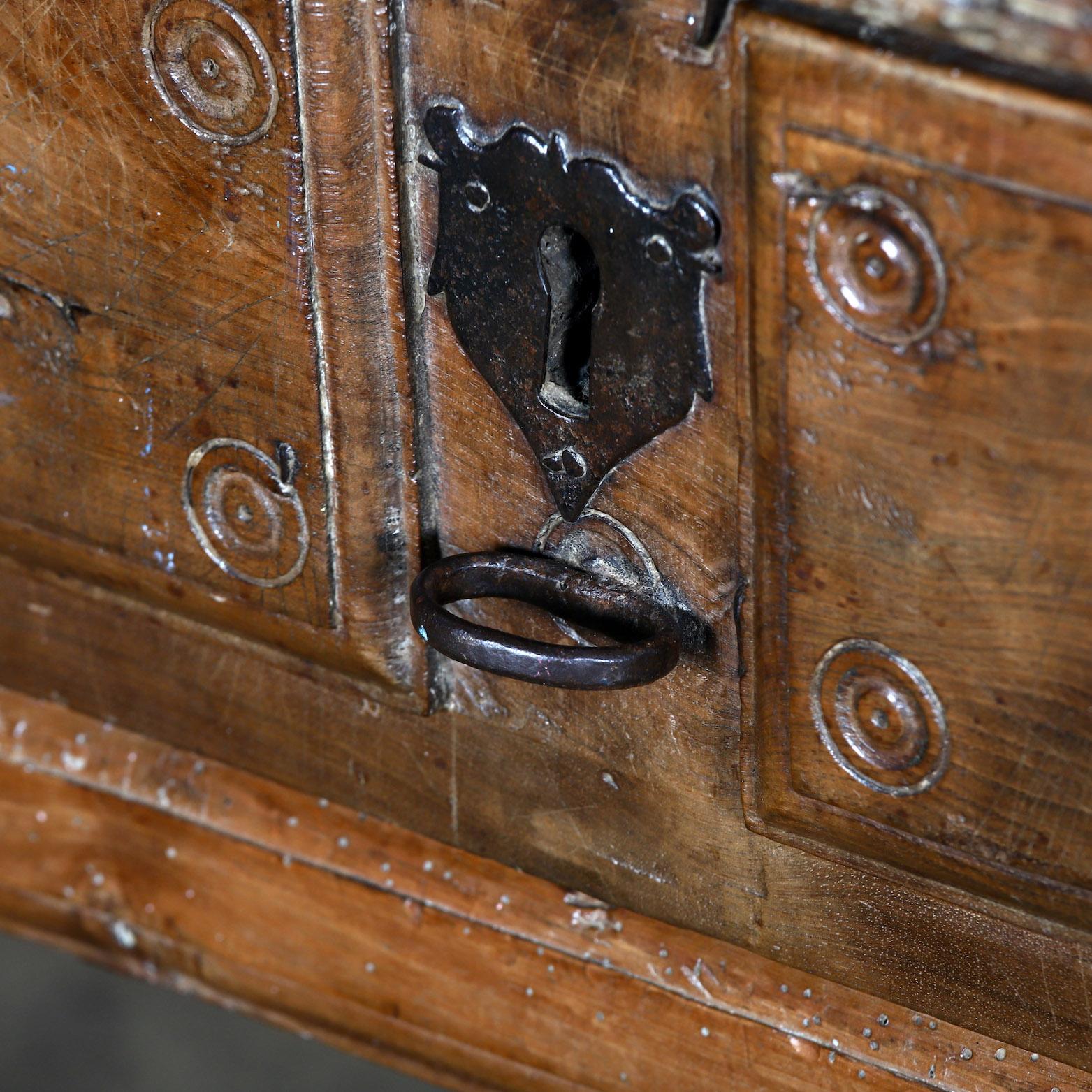 17th Century Spanish Table For Sale 6