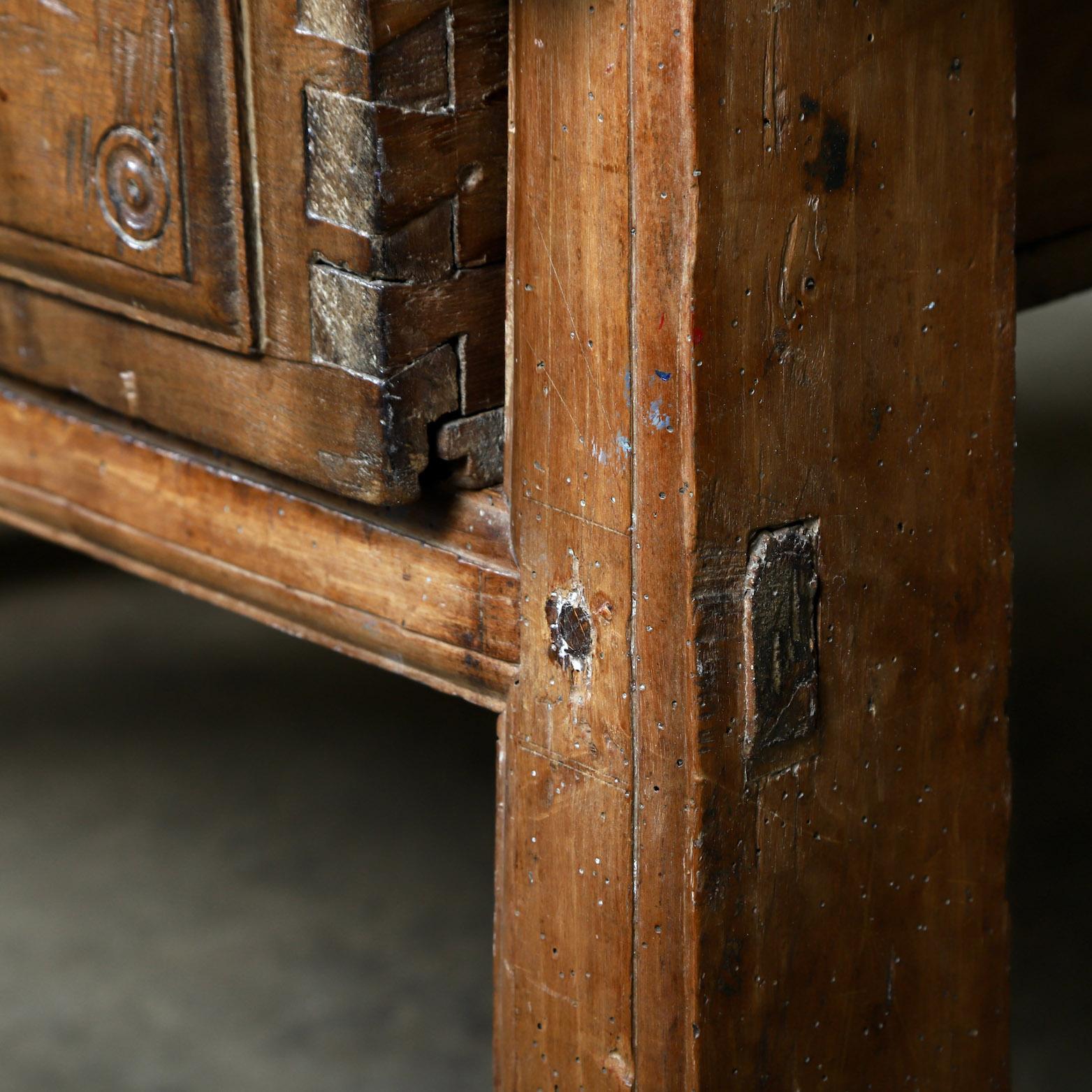 17th Century Spanish Table For Sale 1