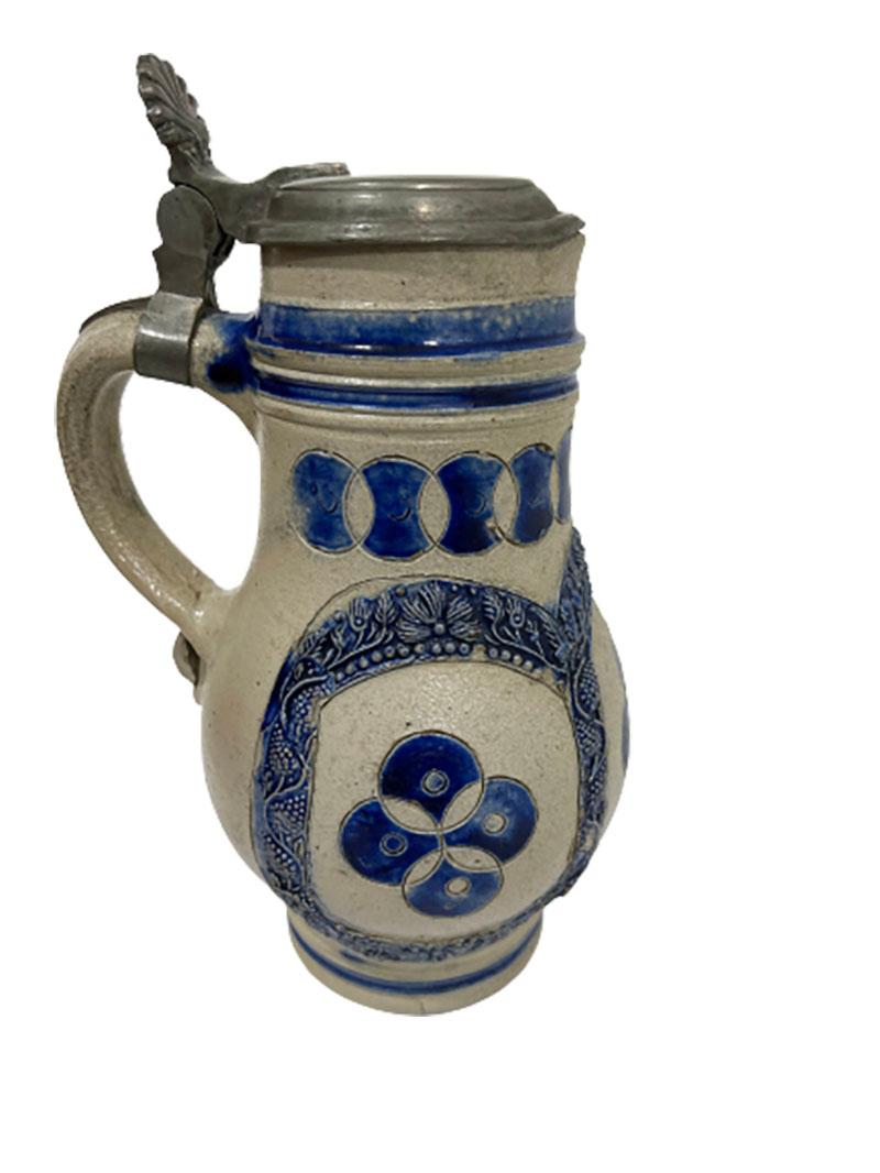 17th/ Early 18th Century German Westerwald Salt Glazed Stoneware Jug For Sale 4
