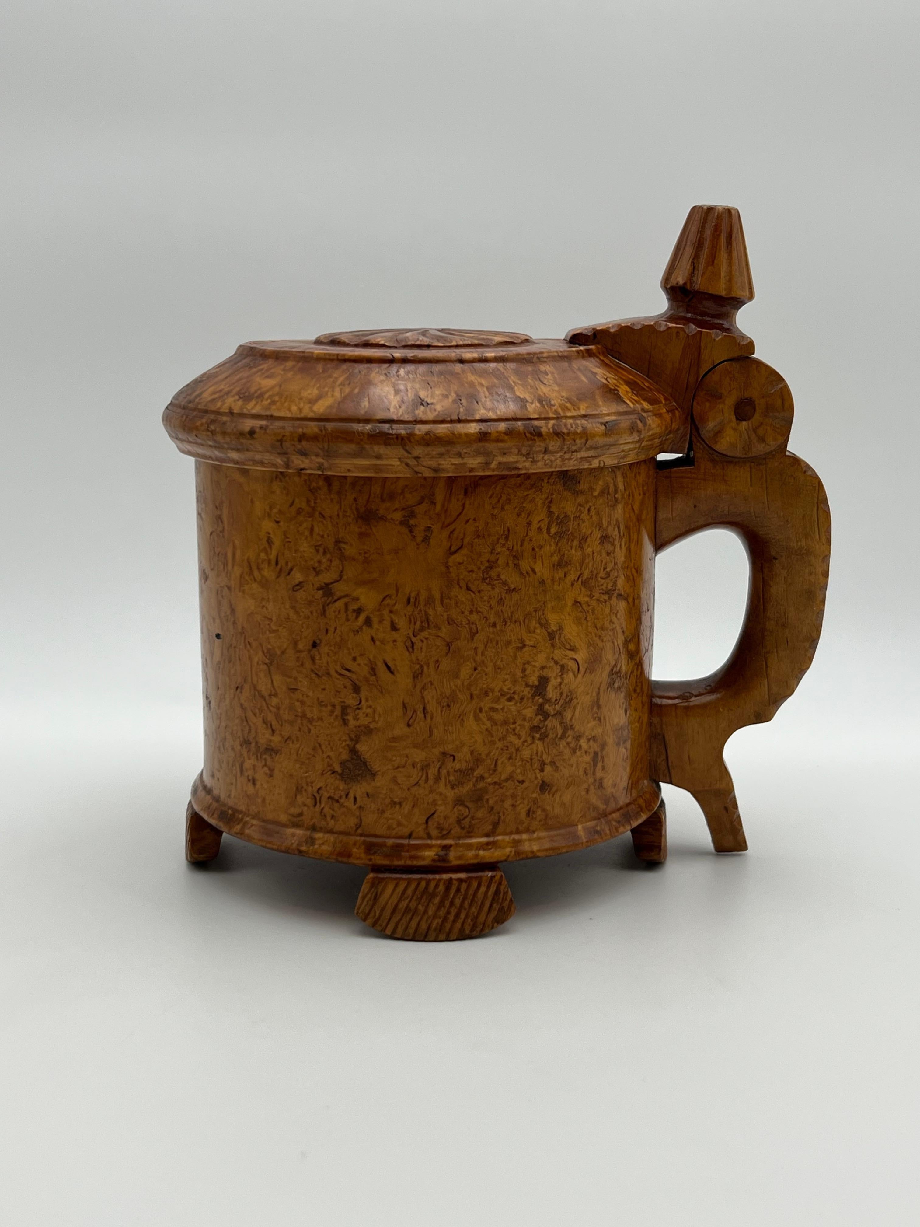 Bois Une chope baroque en bois de bouleau des années 1800, fabriquée à la main, antiquité primitive, Norvège en vente