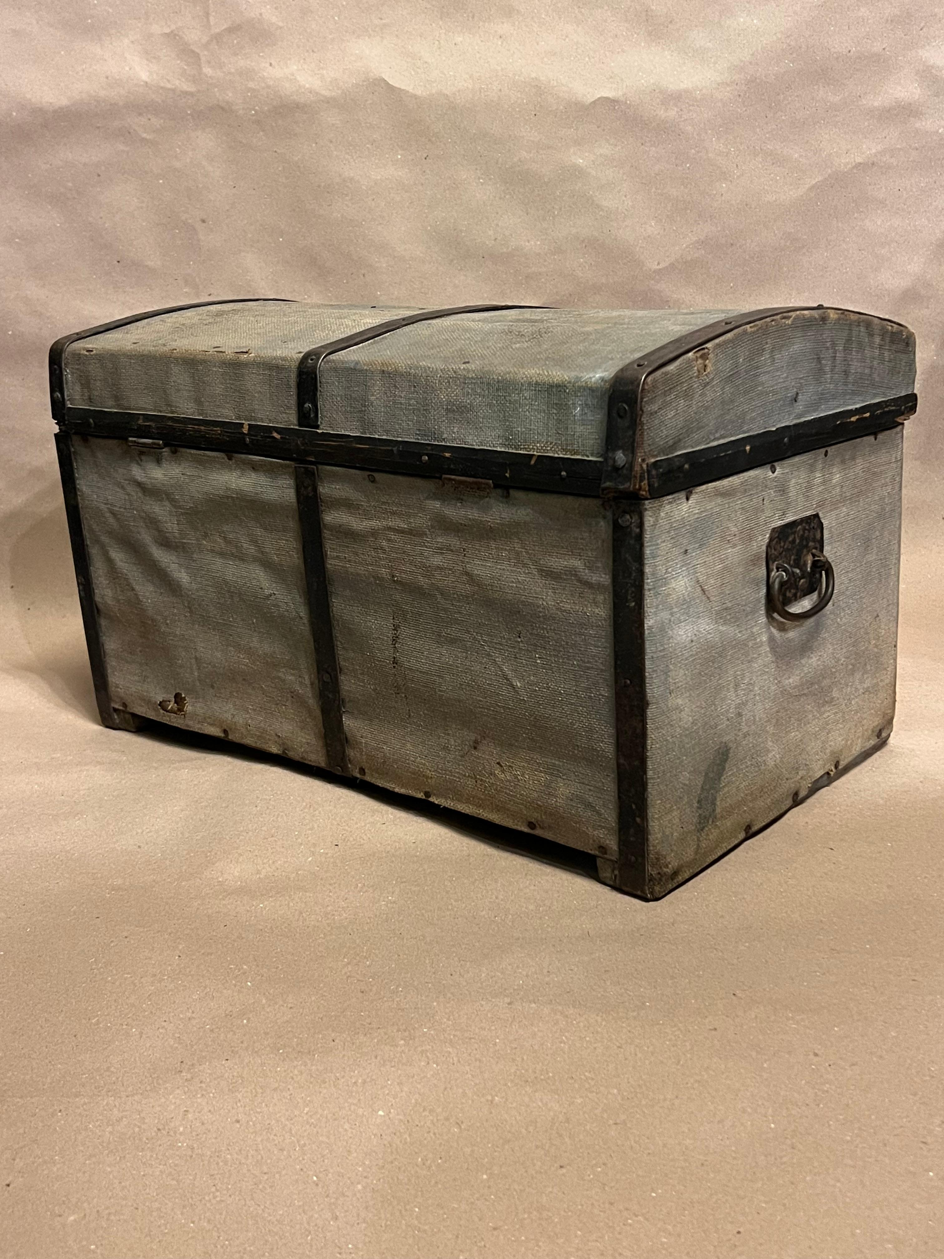 Malle rustique norvégienne/américaine de 1892, Wabi Sabi en vente 2