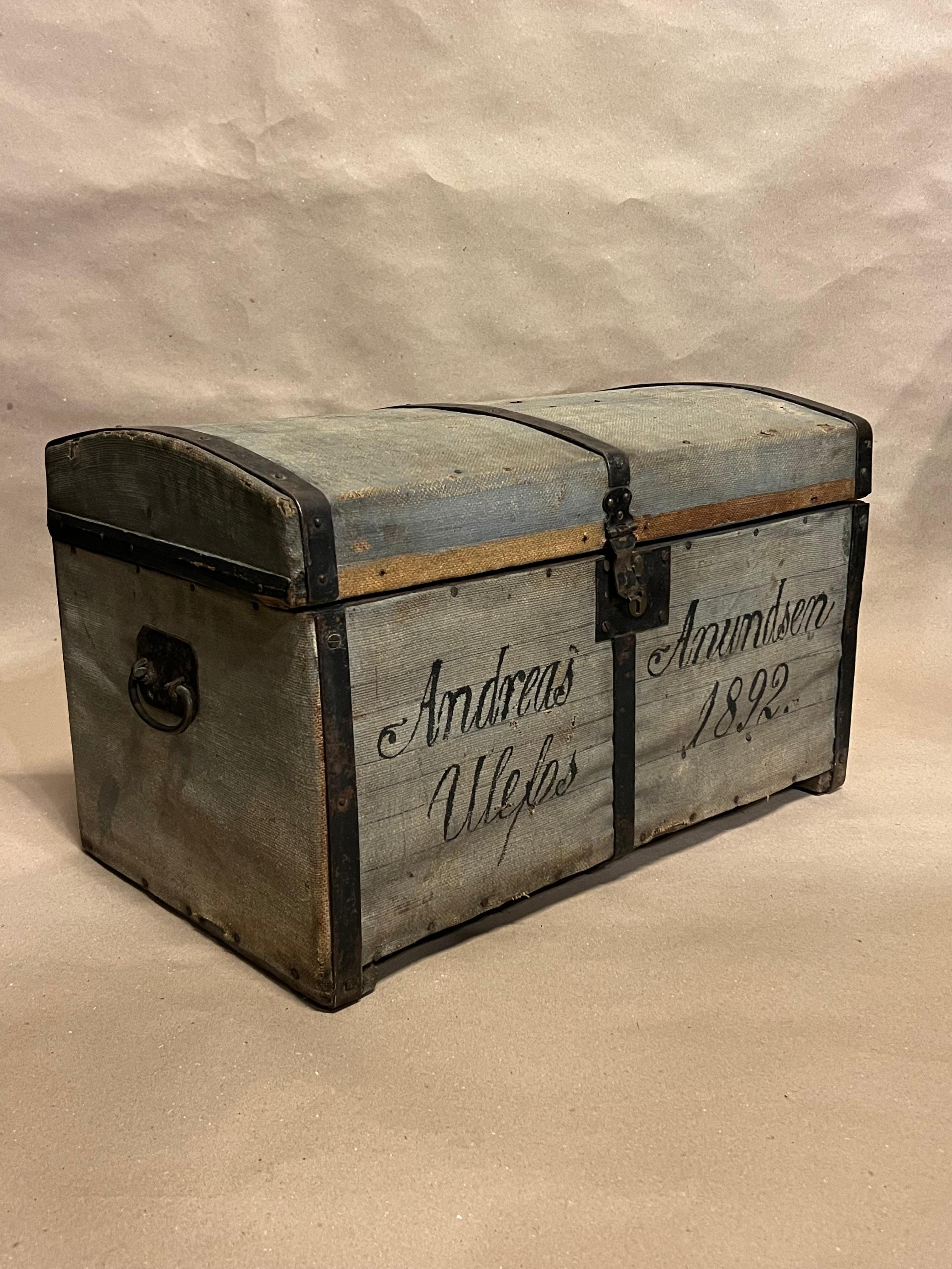 Norvégien Malle rustique norvégienne/américaine de 1892, Wabi Sabi en vente