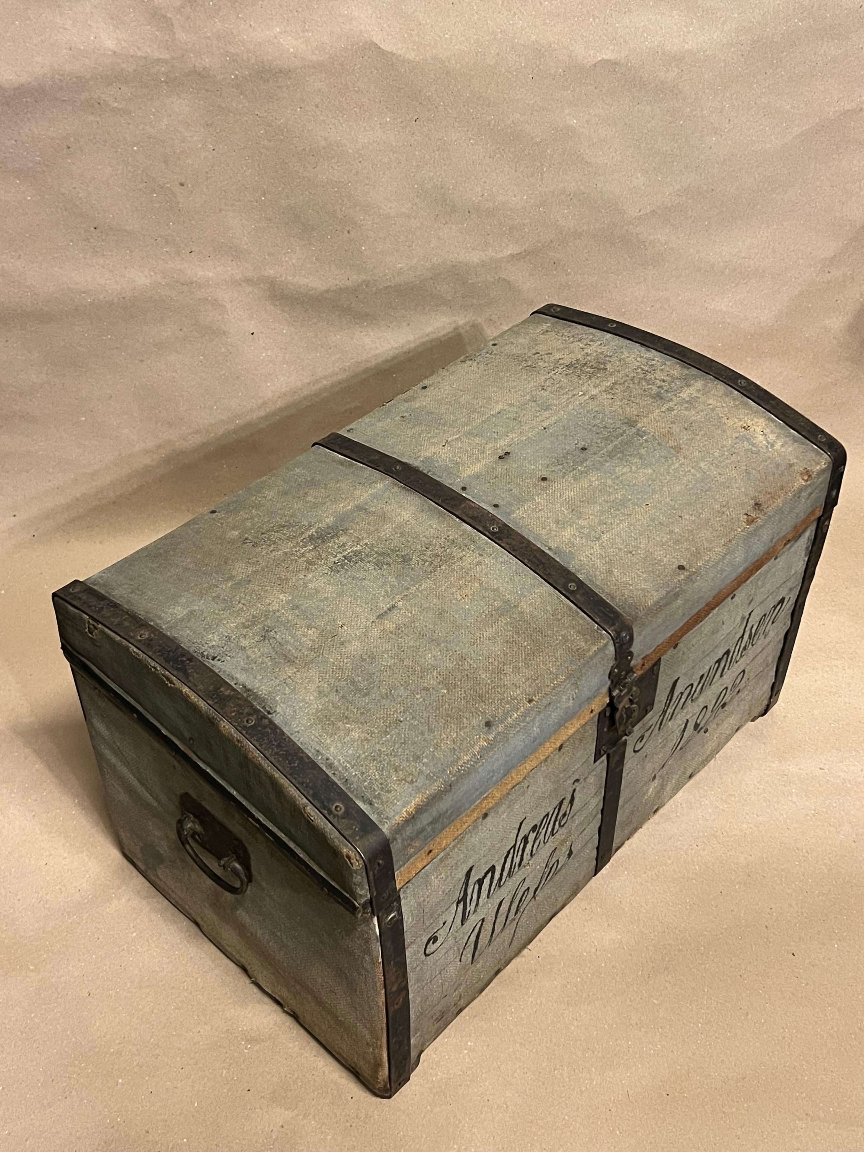 XIXe siècle Malle rustique norvégienne/américaine de 1892, Wabi Sabi en vente