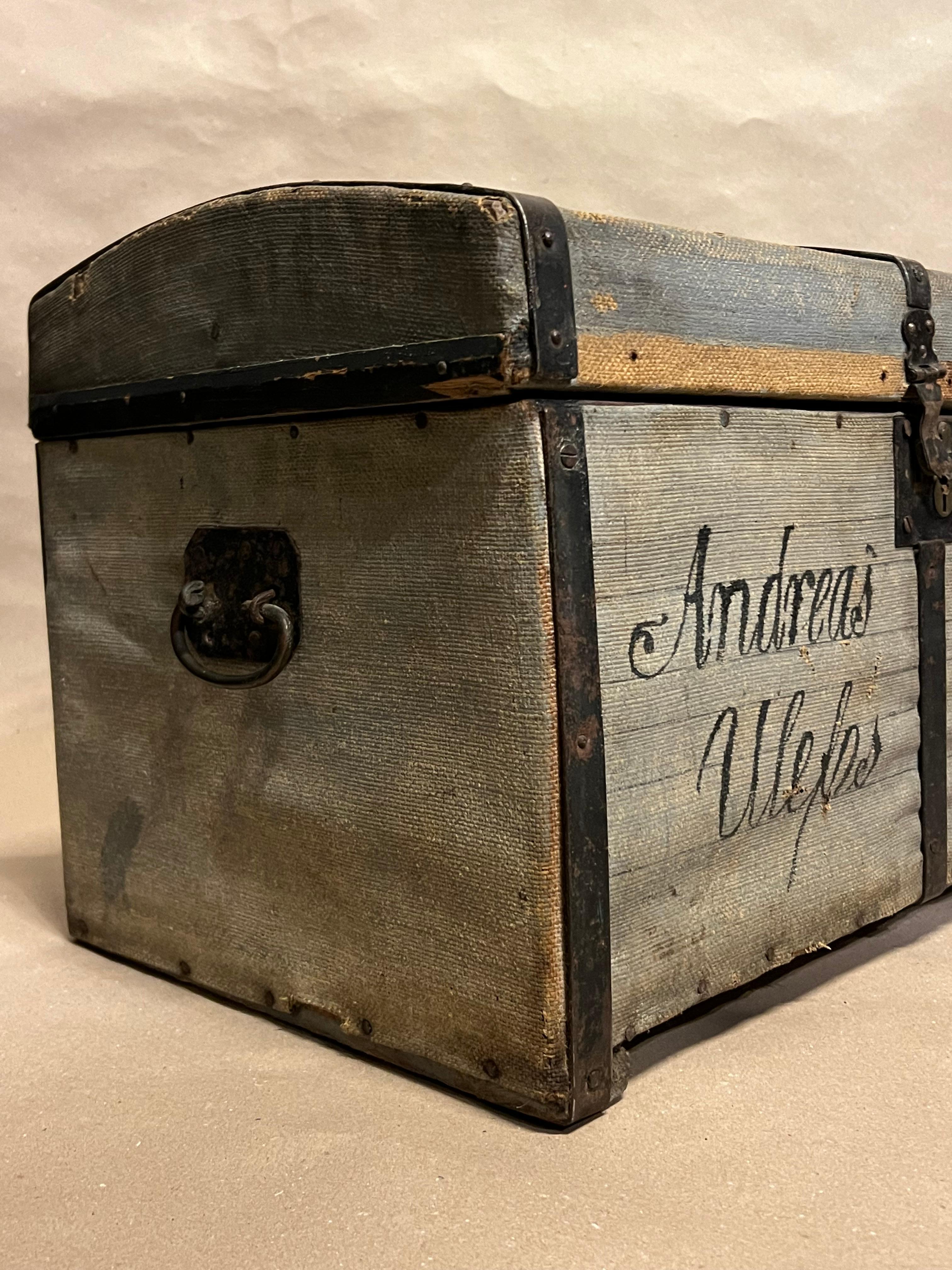 Malle rustique norvégienne/américaine de 1892, Wabi Sabi en vente 1