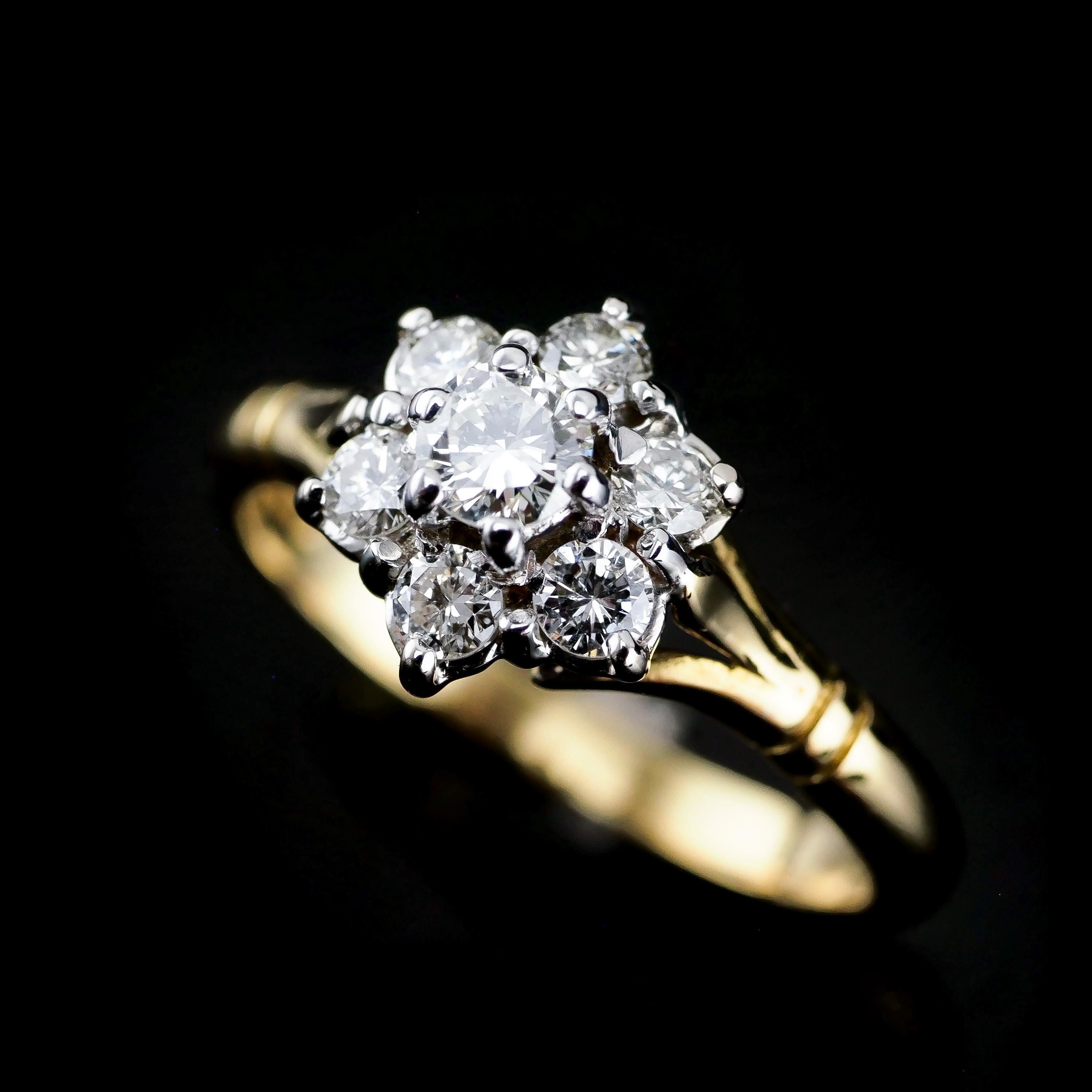 18k Gold & Brillant Diamant Cluster/Blumen Ring im Zustand „Gut“ im Angebot in London, GB
