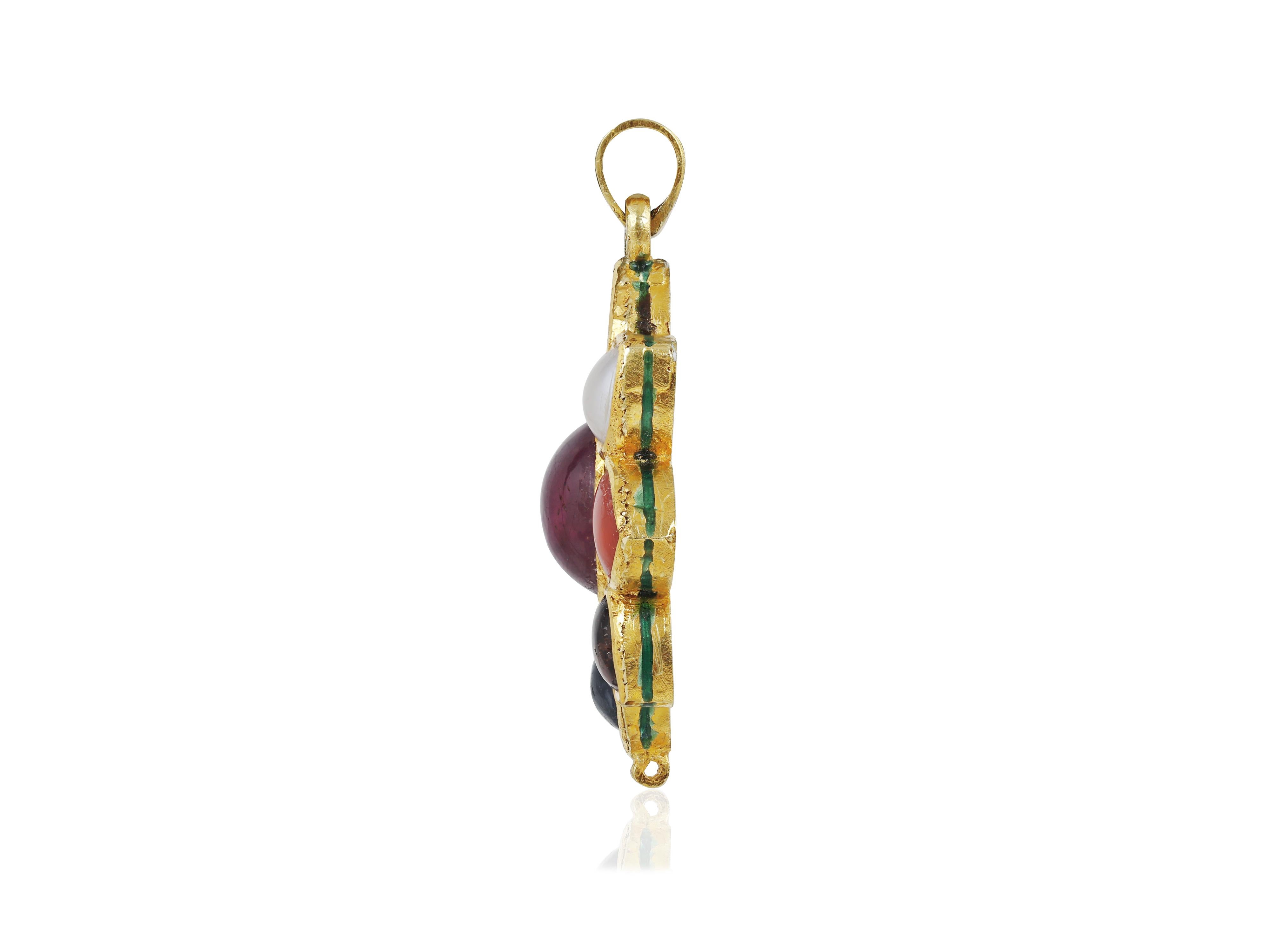 A 18K gold nine precious natural gemstones pendant, Indian navratna pendant For Sale 1
