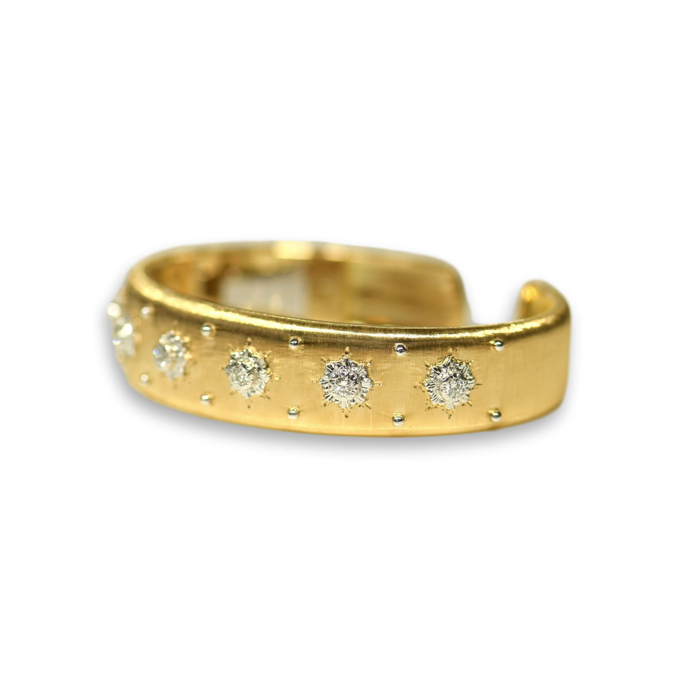 Women's or Men's 18 Karat Yellow Gold and Diamond Bangle Bracelet For Sale