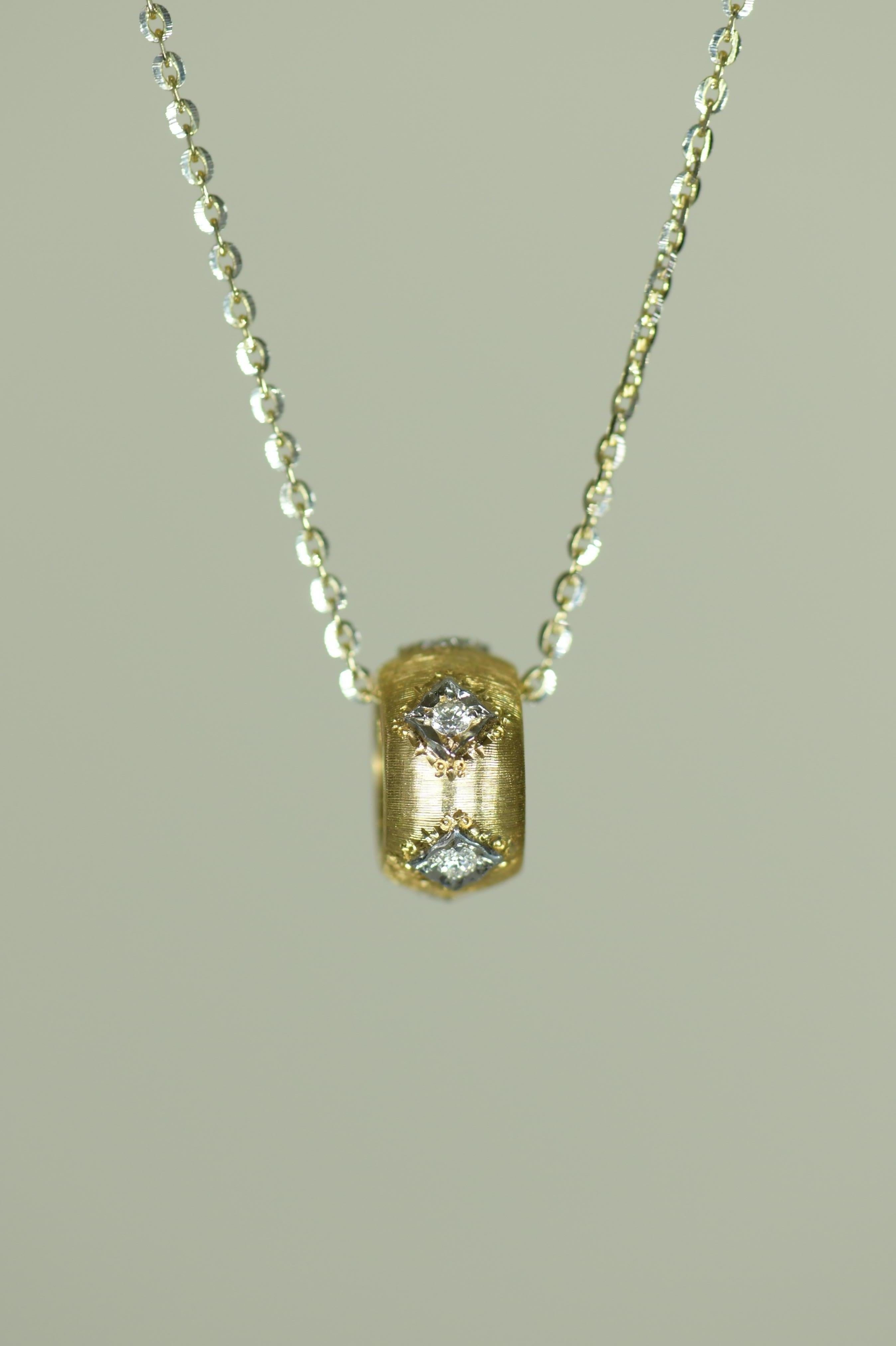 Round Cut 18 Karat Yellow Gold Diamond Pendant Necklace For Sale