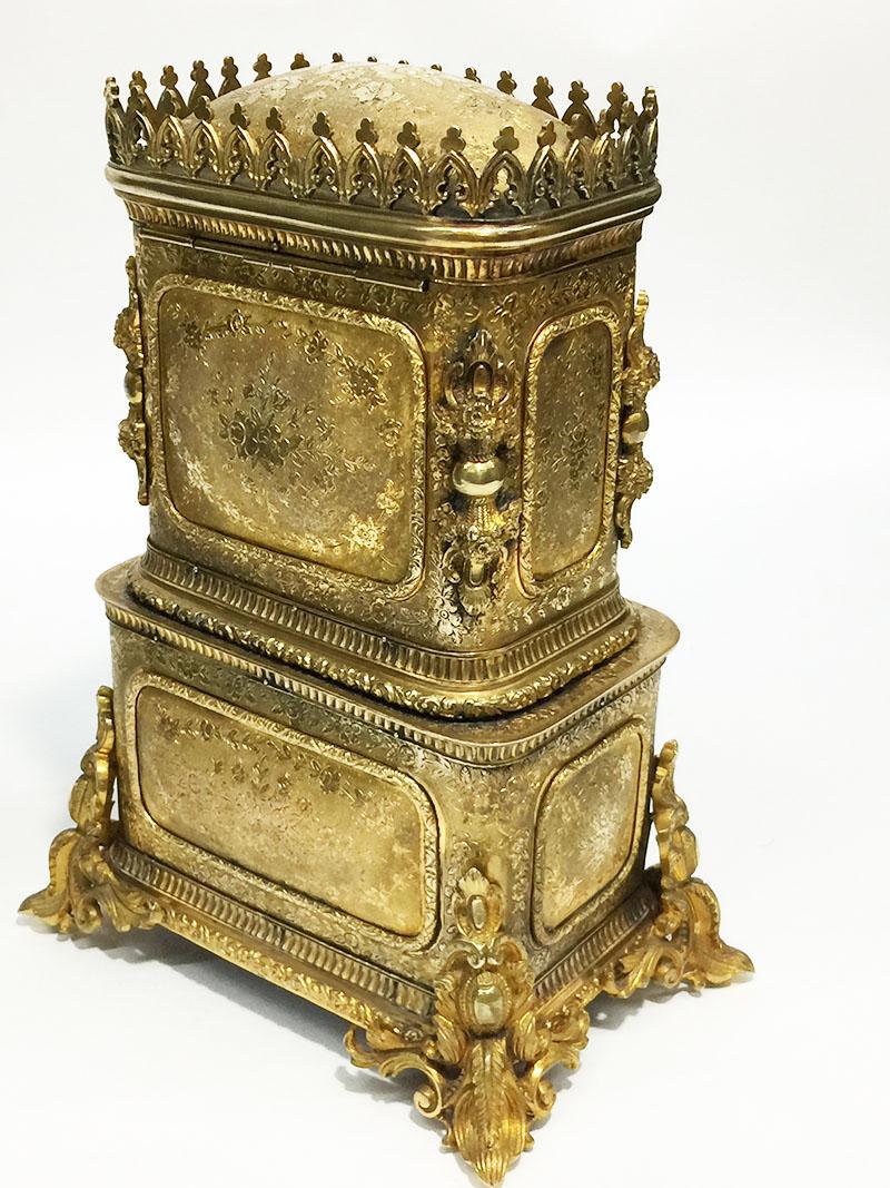 18th Century miniature bronze gilt cabinet For Sale 4