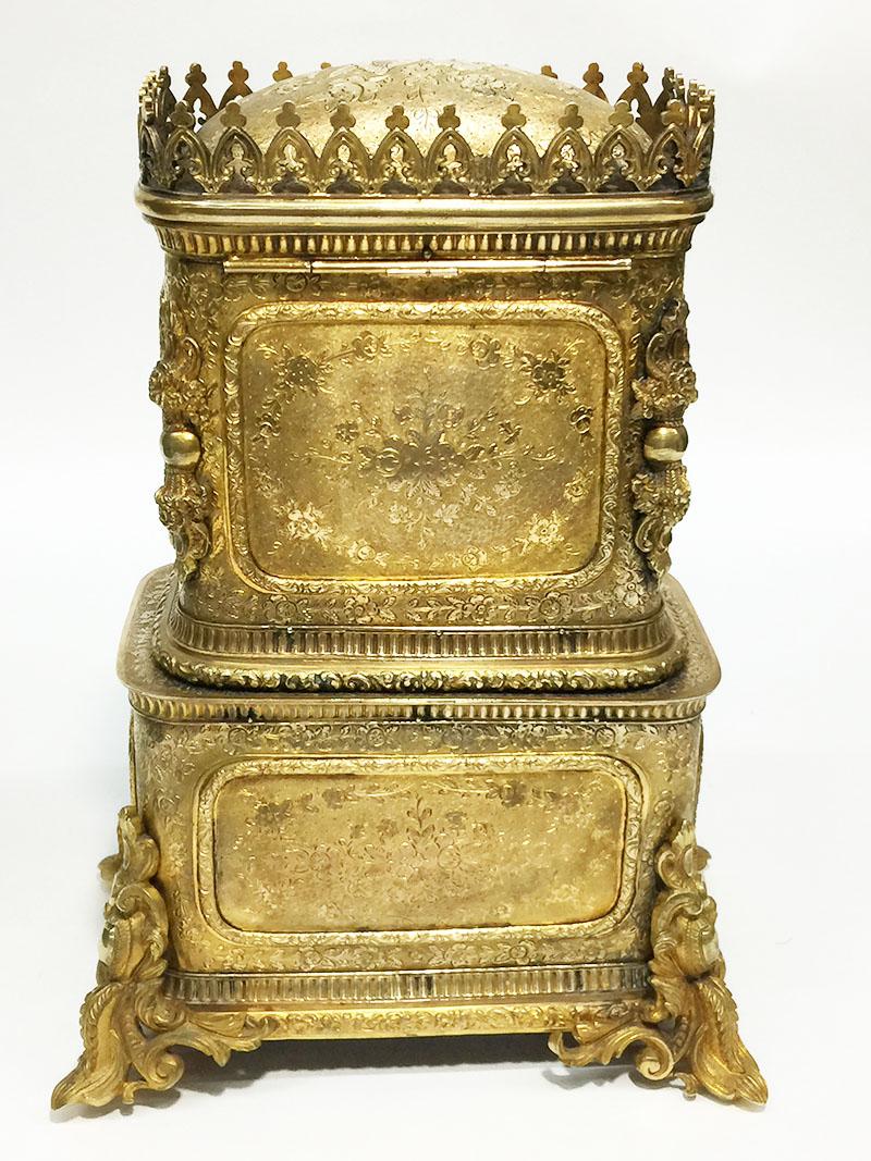 18th Century miniature bronze gilt cabinet For Sale 5