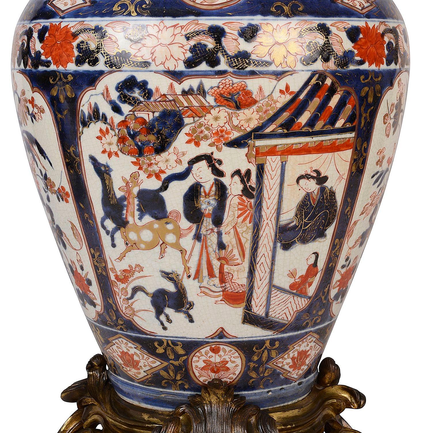 Hand-Painted 18th Century Japanese Arita Imari Lidded Vase on Ormolu Stand For Sale