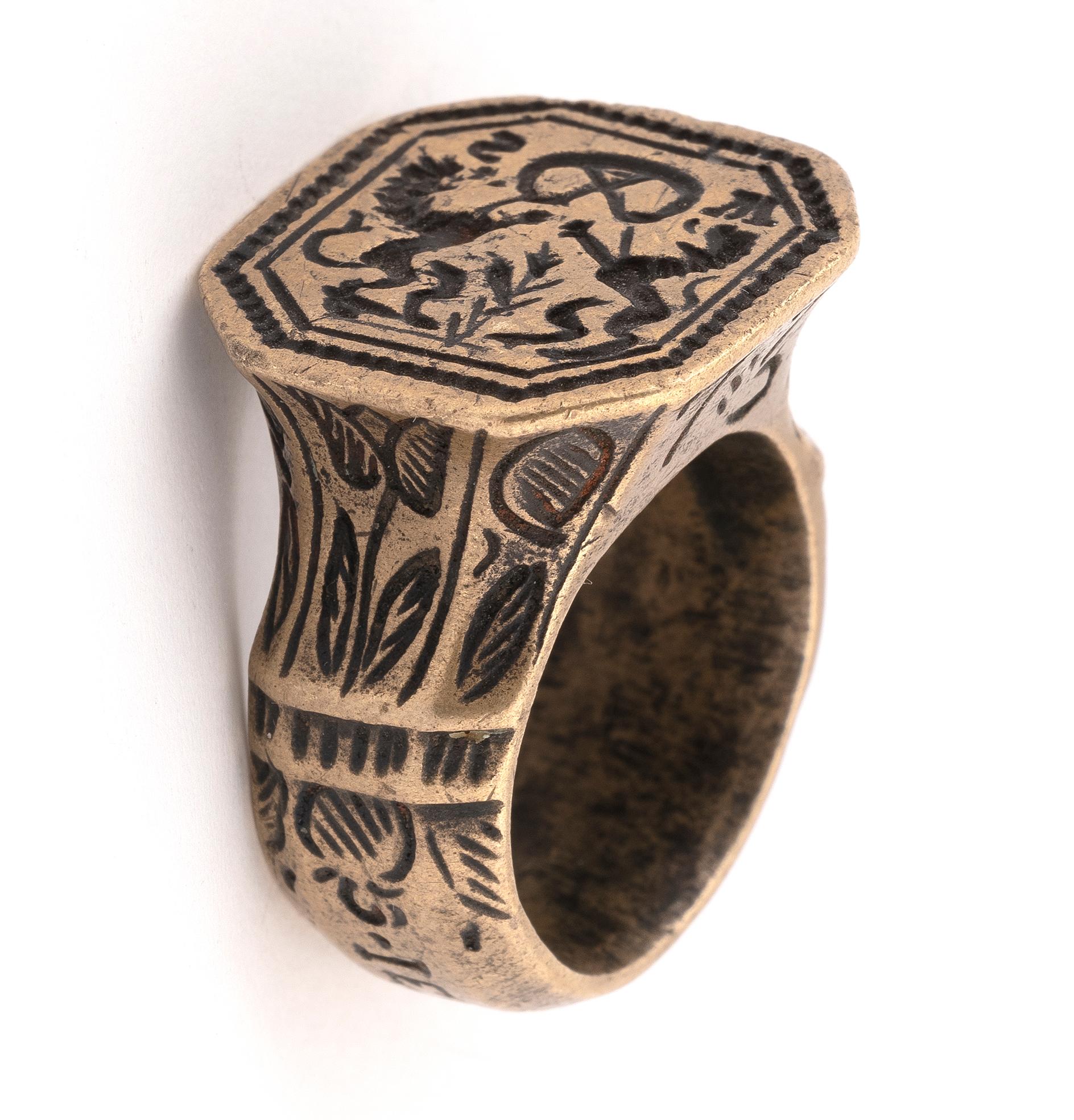 merchant ring