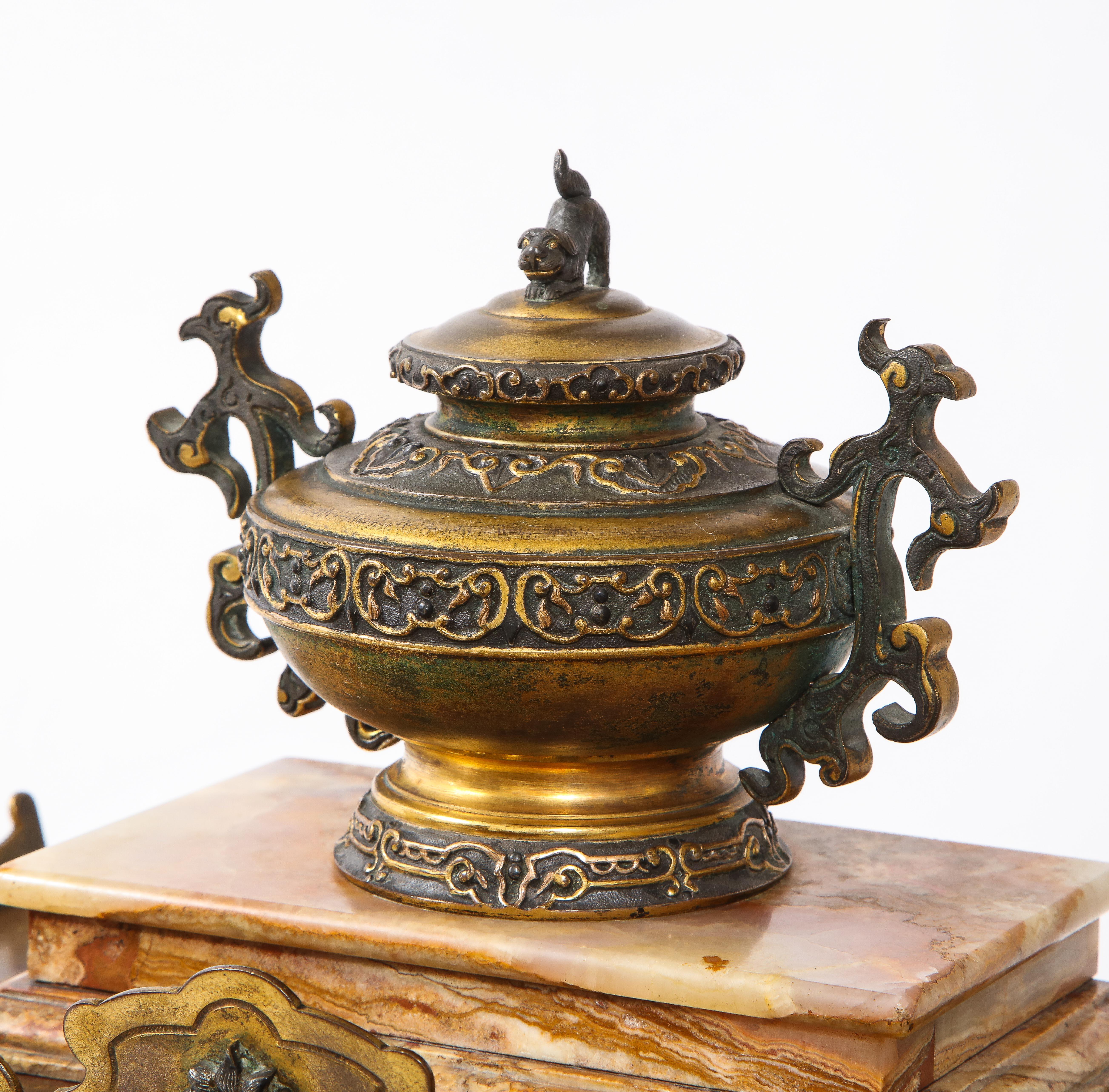 A 19 C. Reloj francés Japonisme Garniture, Att. E. Cornu, Estilo de Édouard Lièvre en venta 5