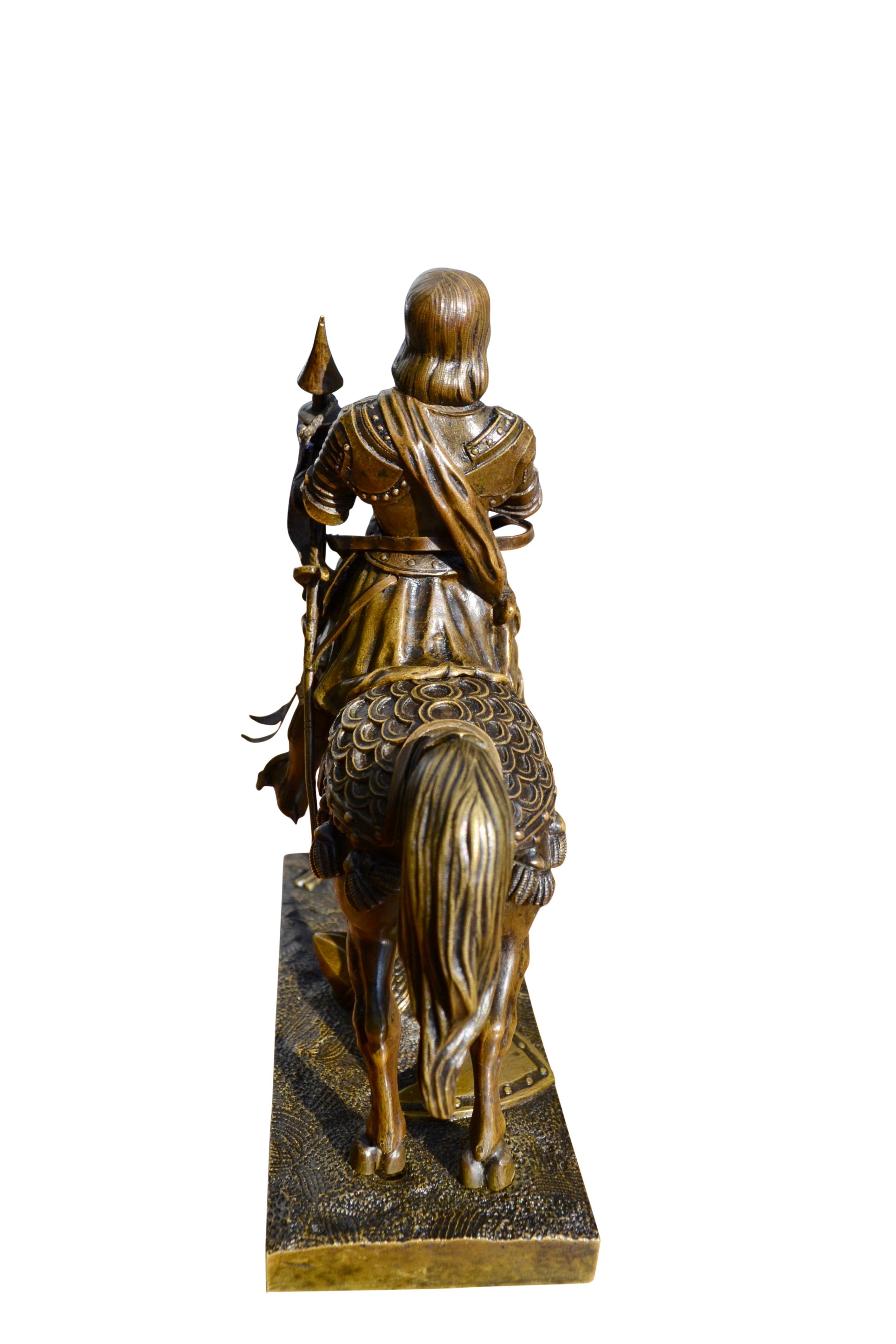 Bronzestatue des heiligen Joan of Arc aus dem 19. Jahrhundert im vollen Körperwappen zu Pferd im Zustand „Gut“ im Angebot in Vancouver, British Columbia