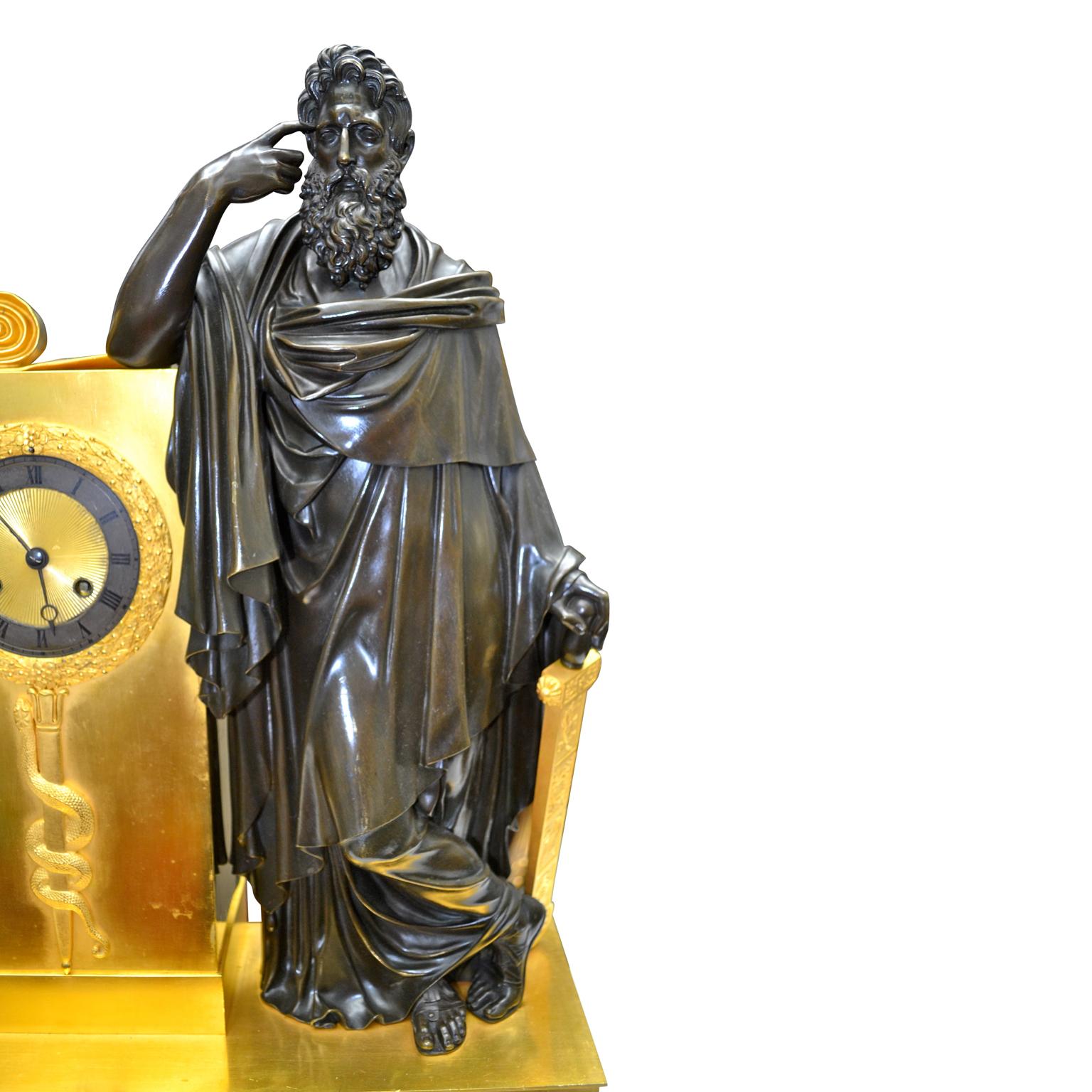  Französische Empire-Figurenuhr aus Bronze, die eine Allegorie von Preußerlichkeit oder Weisheit darstellt im Angebot 3
