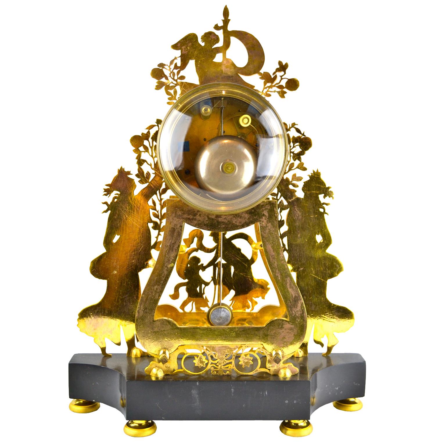 Stile impero Orologio scheletrico impero francese del XIX secolo con vergini vestali in vendita