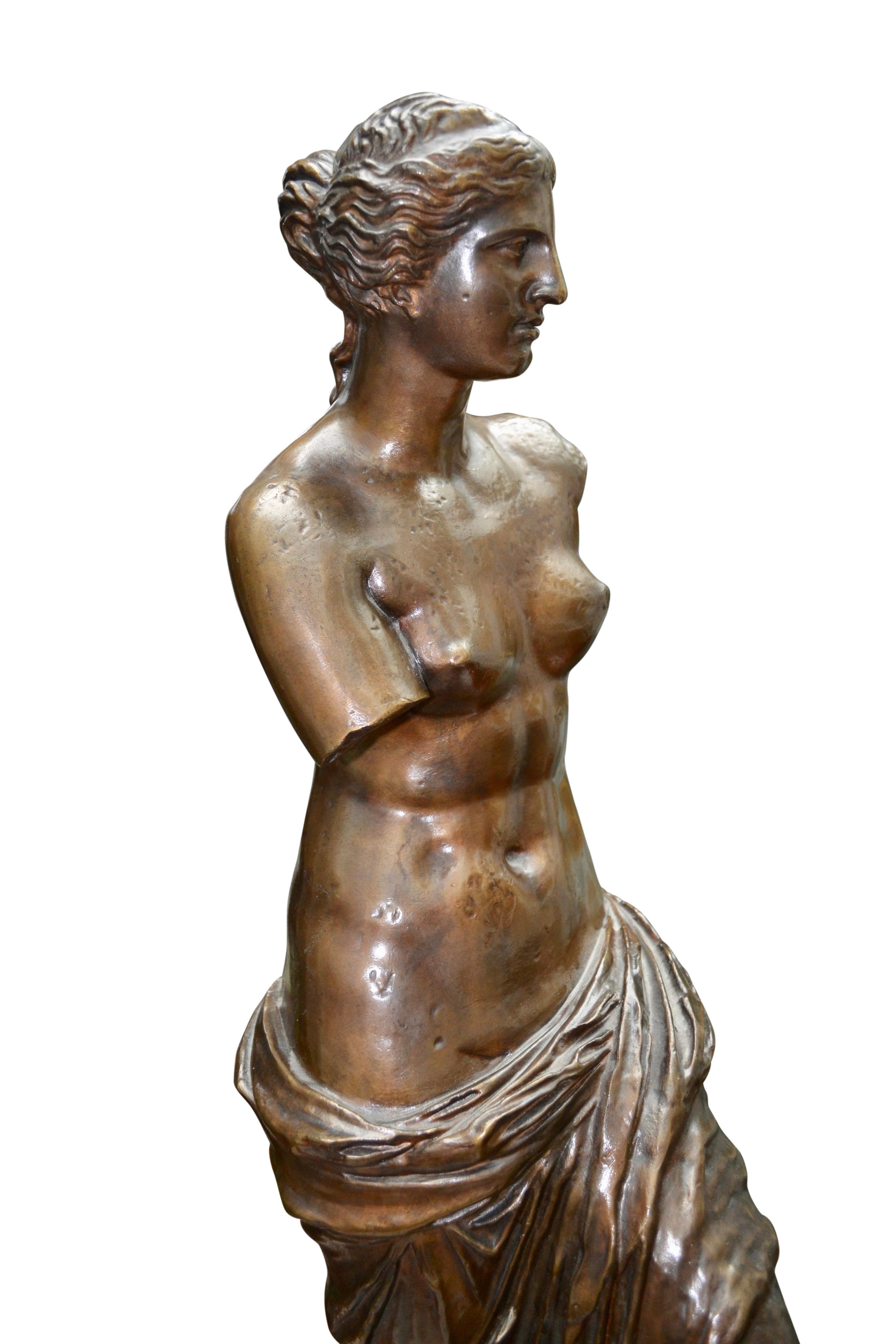 Grand Tour Bronzestatue der Venus von Milo aus dem 19. Jahrhundert (Französisch) im Angebot