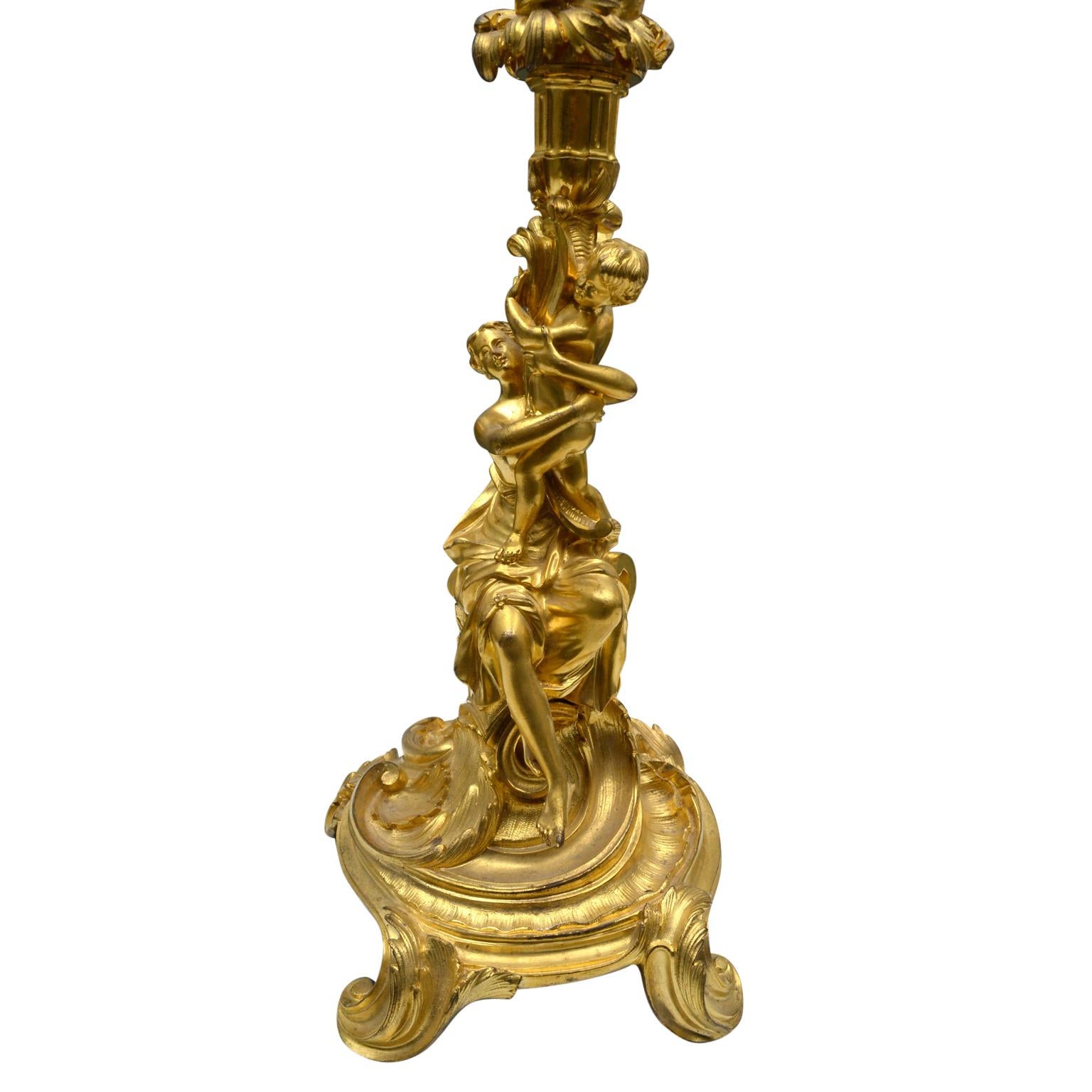 Figurale Rokoko-Lampe aus vergoldeter Bronze im Louis XV.-Stil des 19. Jahrhunderts im Zustand „Gut“ im Angebot in Vancouver, British Columbia