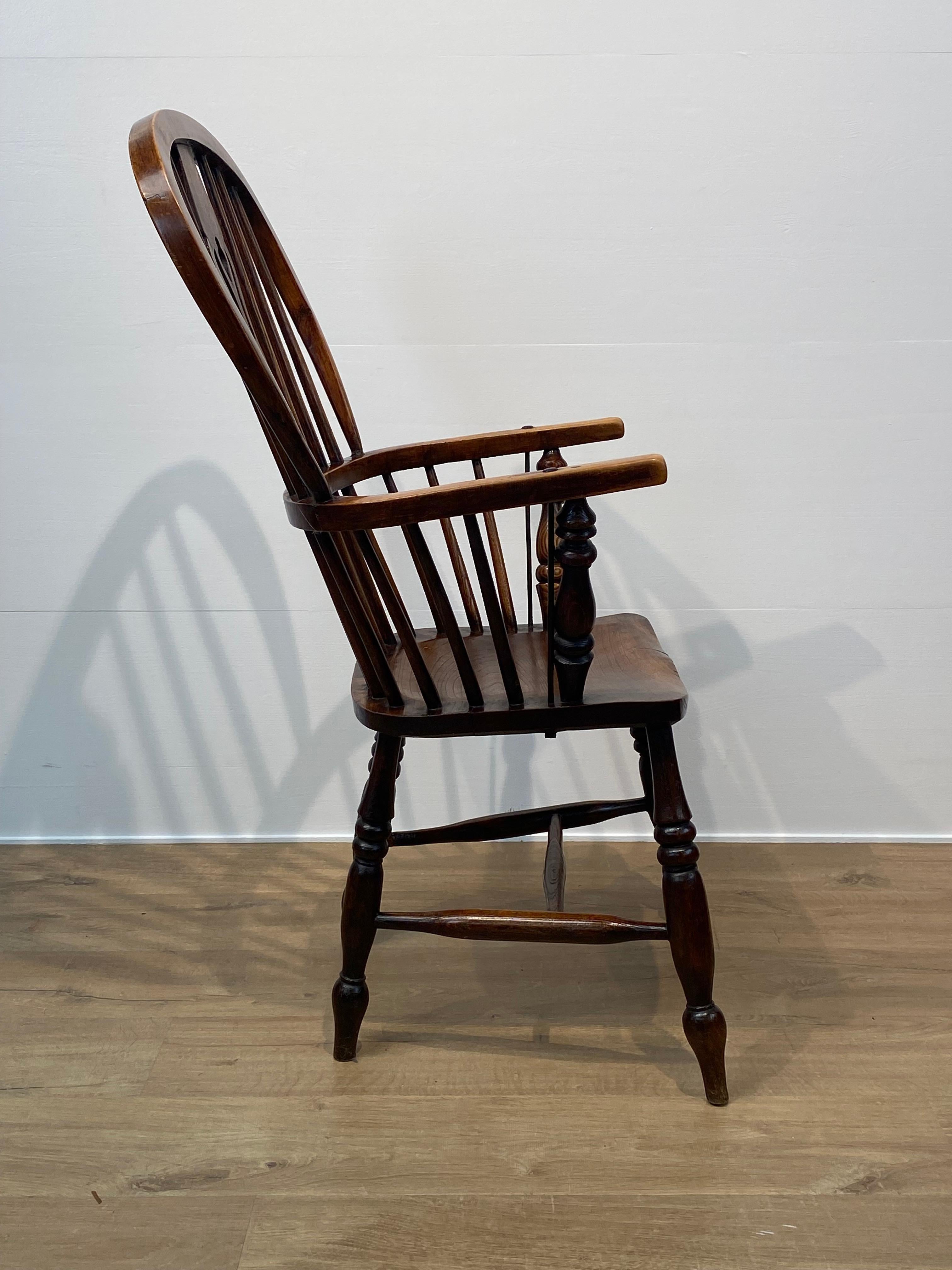 Silla Windsor de alto standing del siglo XIX Olmo en venta