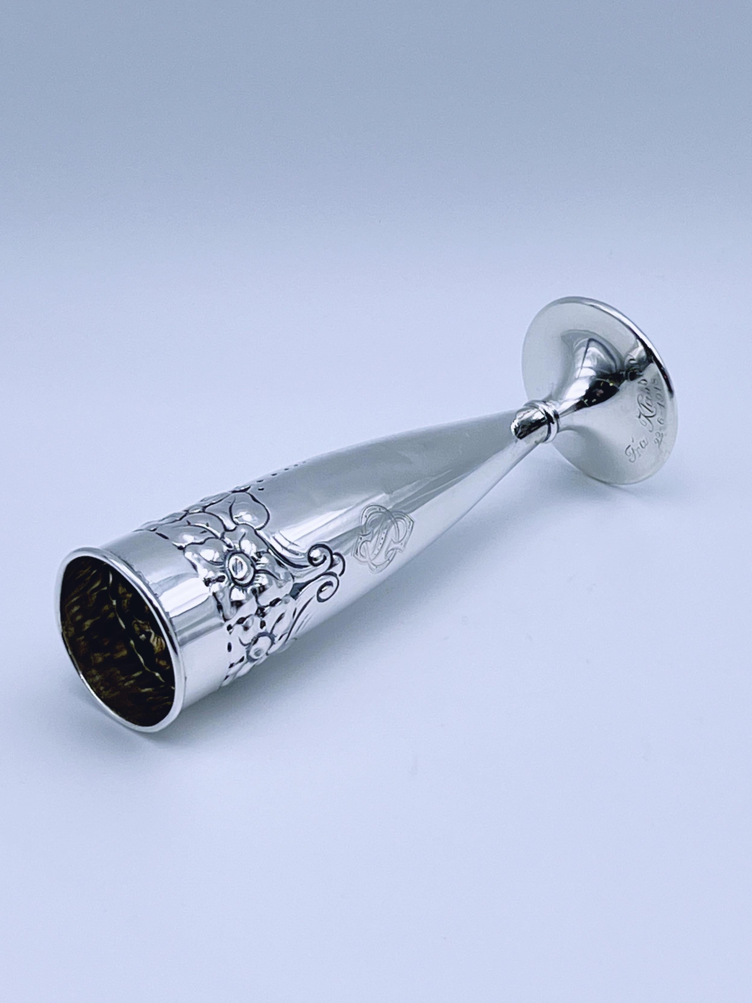 Inizio XX secolo Un vaso d'argento Art Nouveau Pokal del 1918 in vendita