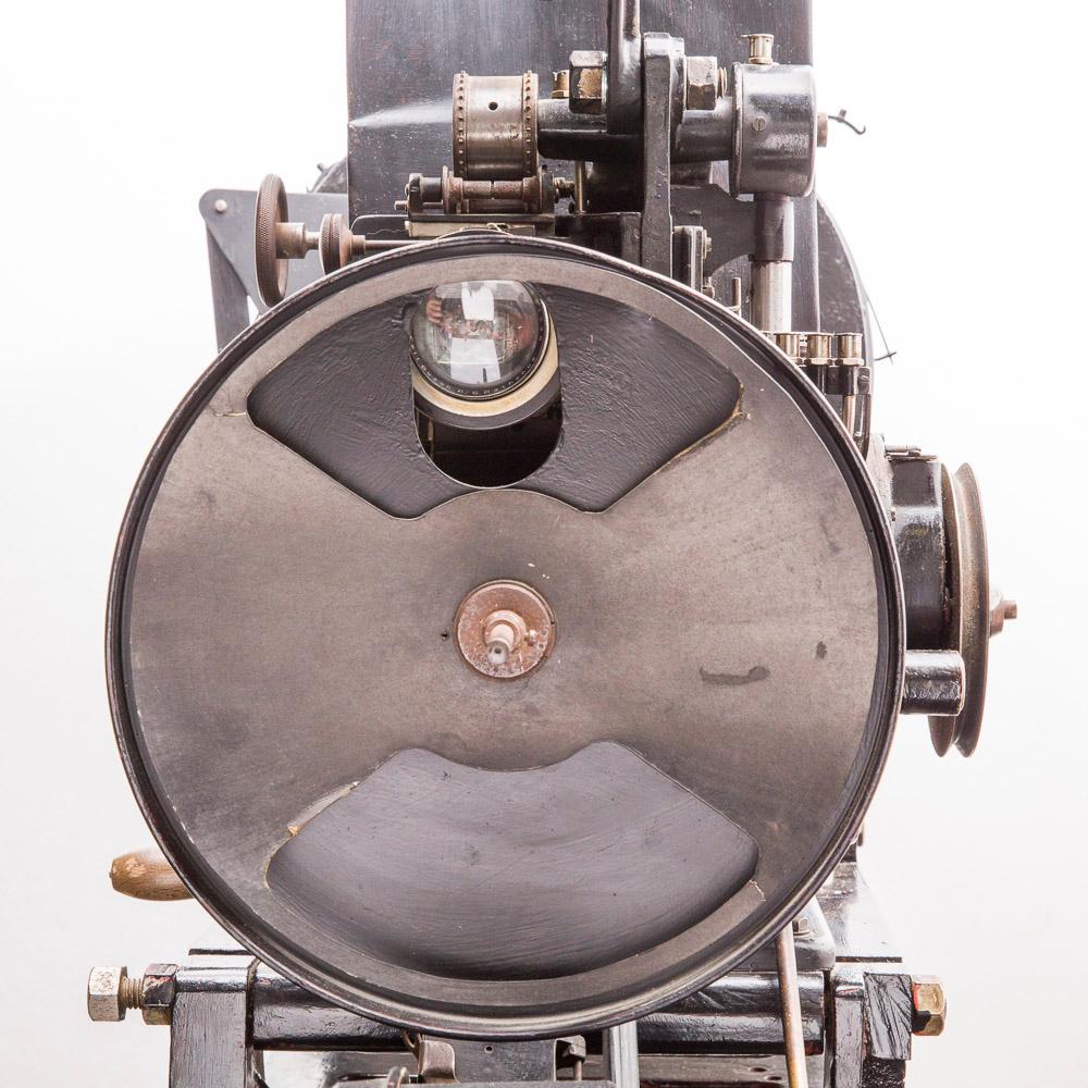 German 1920s 35 Zeiss-Ikon 35 Cm Cinema Projector For Sale