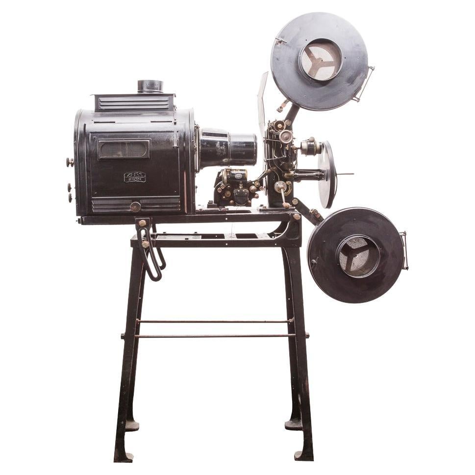 1920s 35 Zeiss-Ikon 35 Cm Cinema Projector For Sale