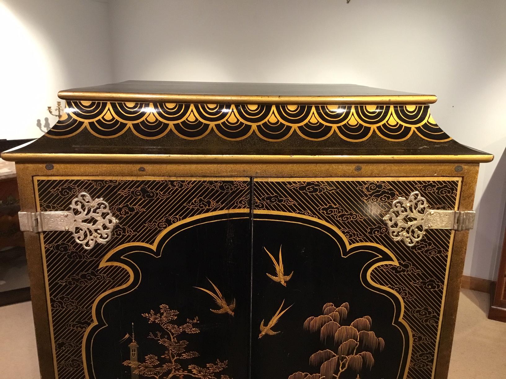 1920s Period Chinoiserie Cabinet 3
