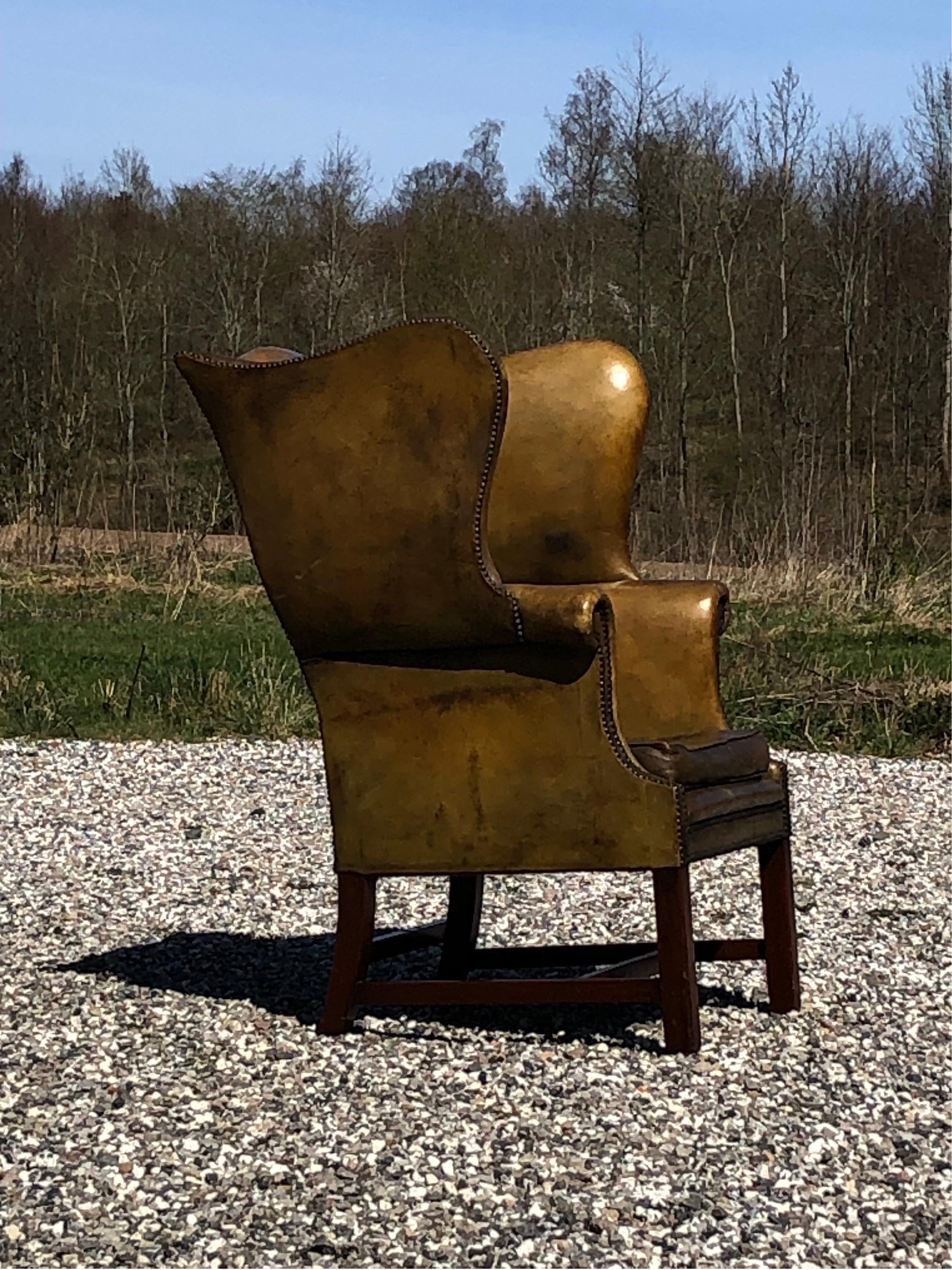 1920ties Perfect Patinated Wingback Chair In Fair Condition In Vejle Øst, DK