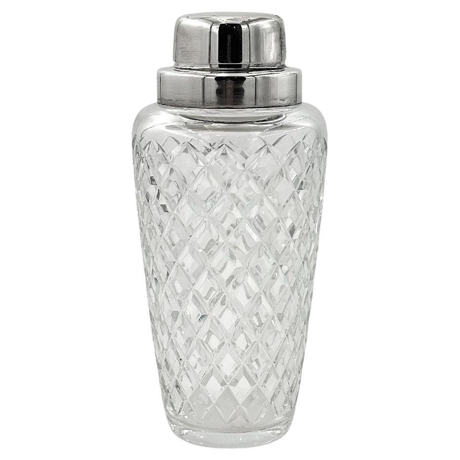 Shaker en cristal taillé et plaqué argent de WMF, datant des années 1930, de style Art déco. en vente