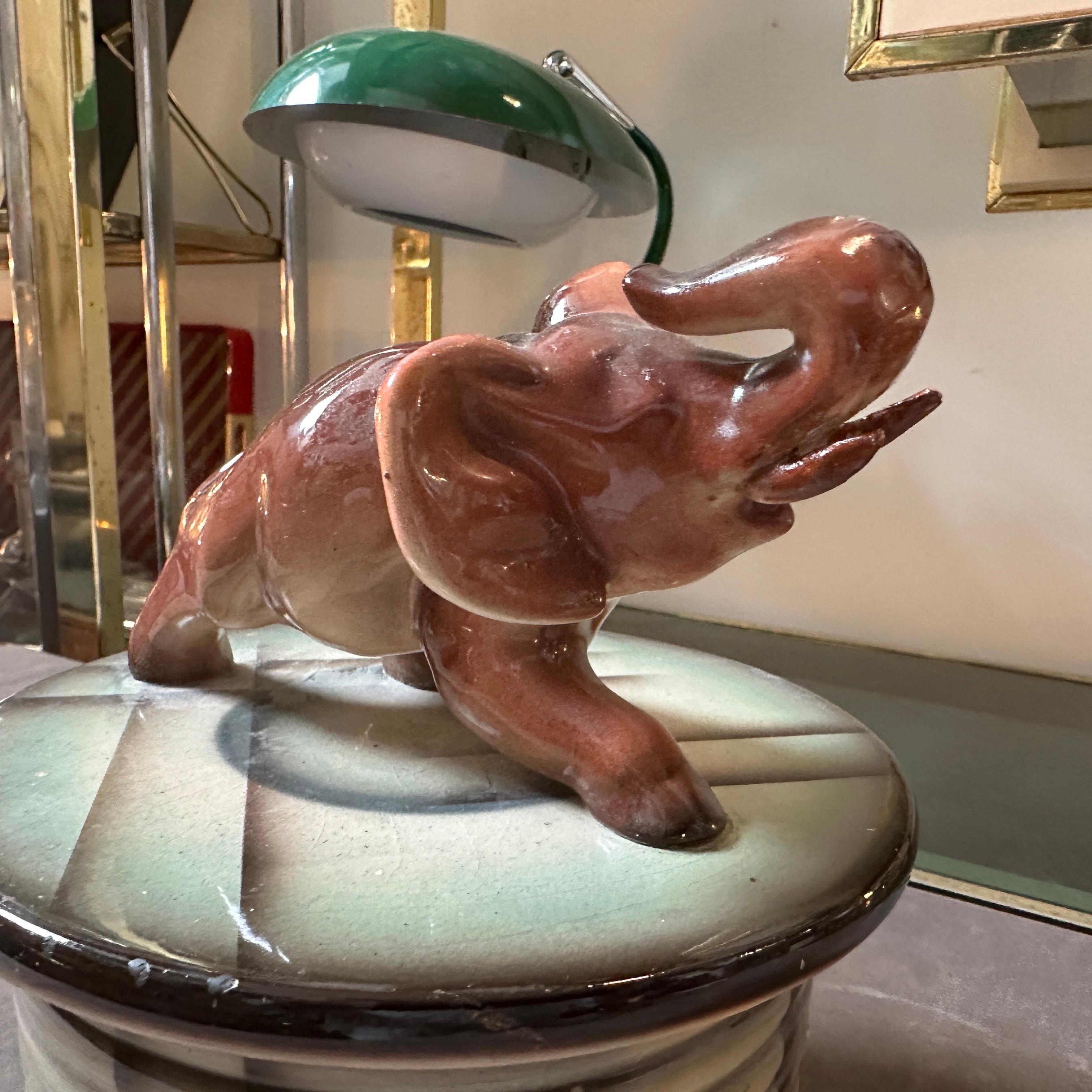 Eine keramische Dose aus den 1930er Jahren im Art-Déco-Stil der italienischen Bewegung (Art déco) im Angebot