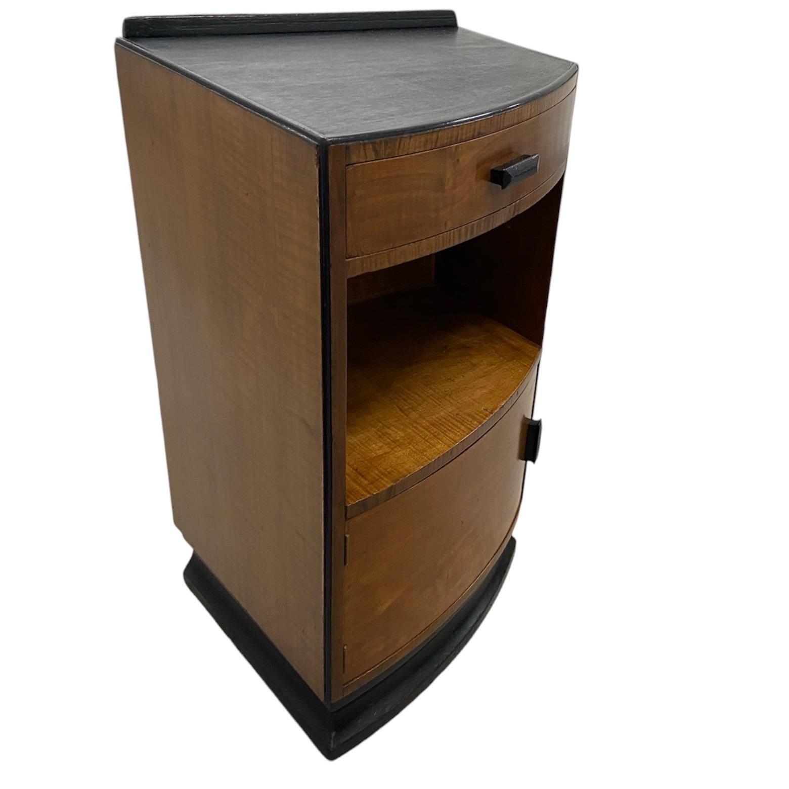 A 1930's Art Deco Walnut bedside cabinet or nightstand, provenance Claridge's For Sale 2