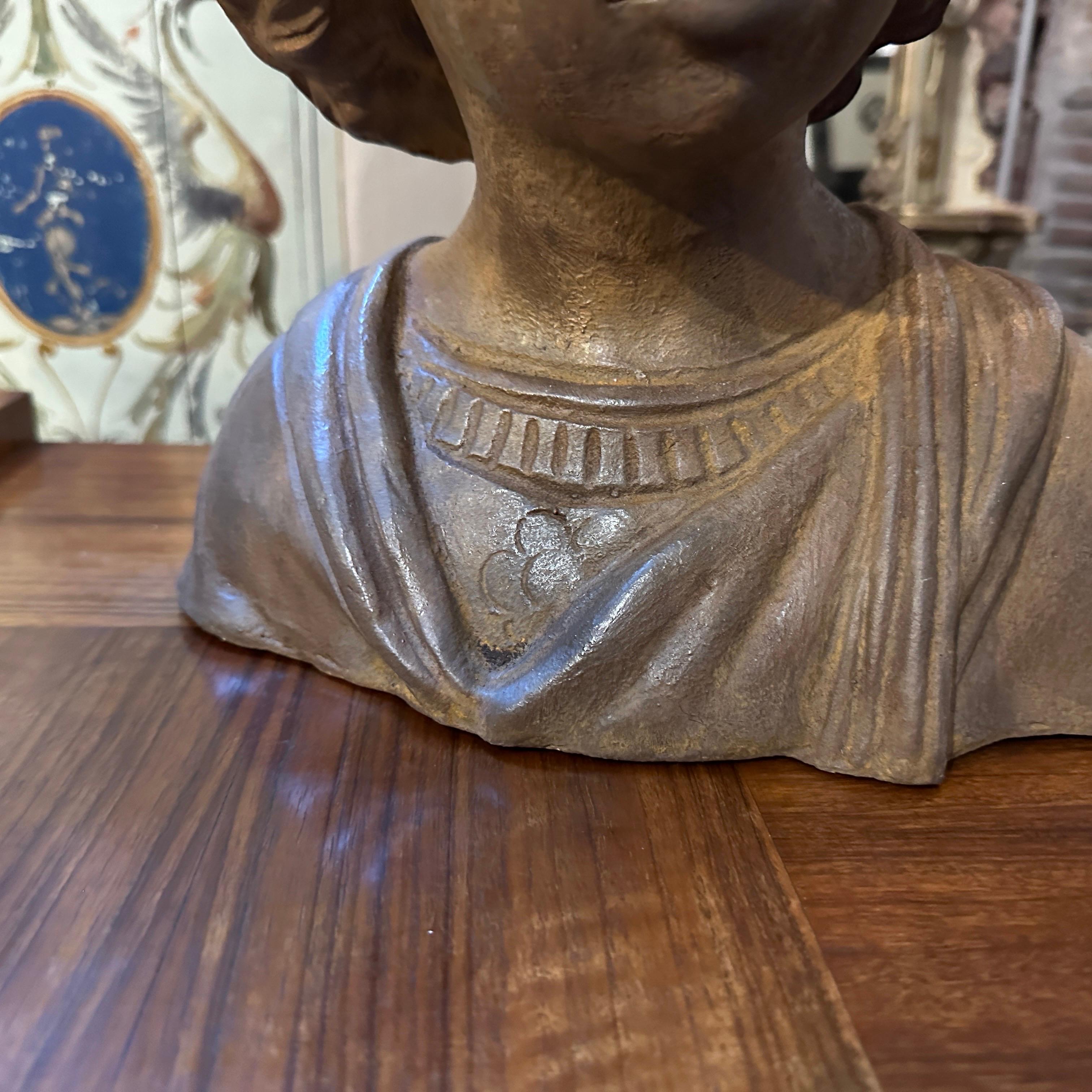 Sicilien Buste de jeune fille en terre cuite sicilienne des années 1930, fait à la main en vente