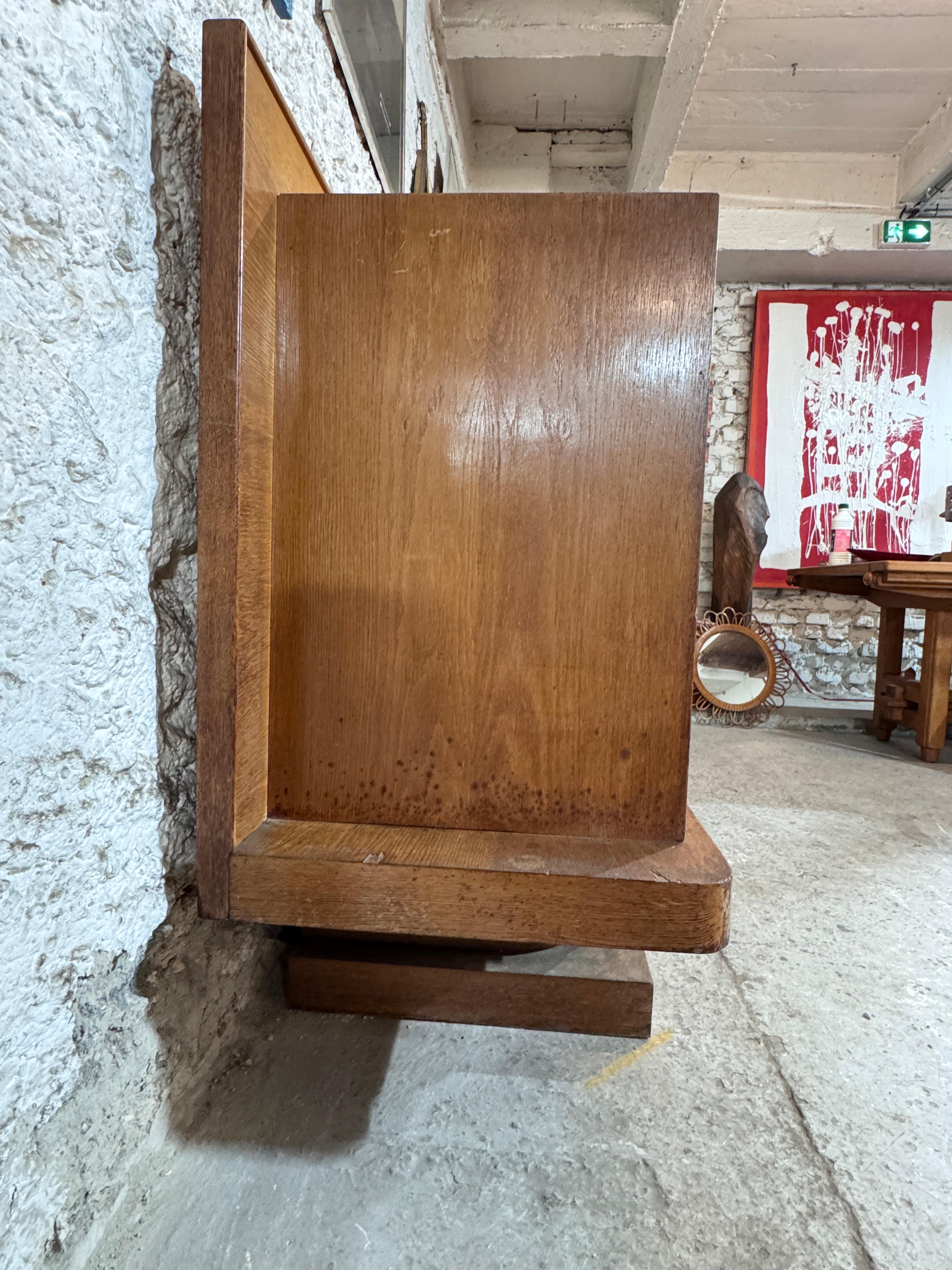 A 1940 solid oak sideboard im Zustand „Gut“ im Angebot in Saint-Ouen, FR