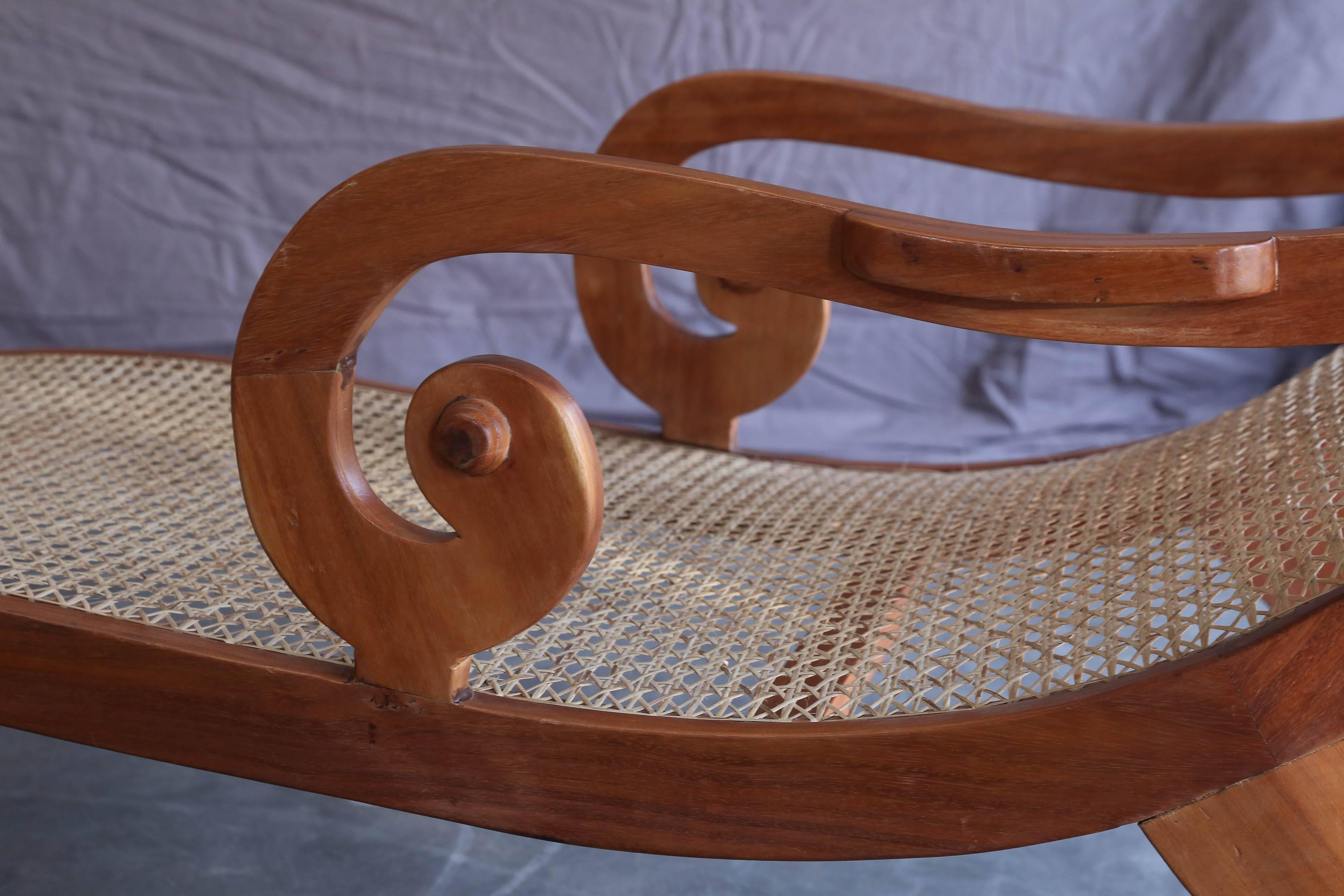1940s Dutch Colonial Teak Wood and Cane Artistically Designed Daybed In Excellent Condition For Sale In Houston, TX