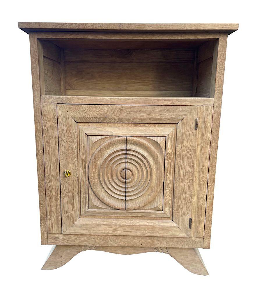 1940s Oak Bleached Cabinet with Central Door with Geometric Circular Detail In Good Condition For Sale In London, GB