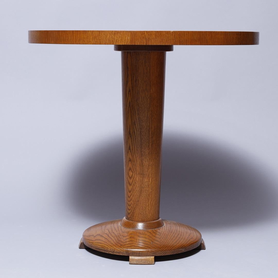 Schwedischer Eichen-Beistelltisch aus den 1940er Jahren (Mitte des 20. Jahrhunderts) im Angebot